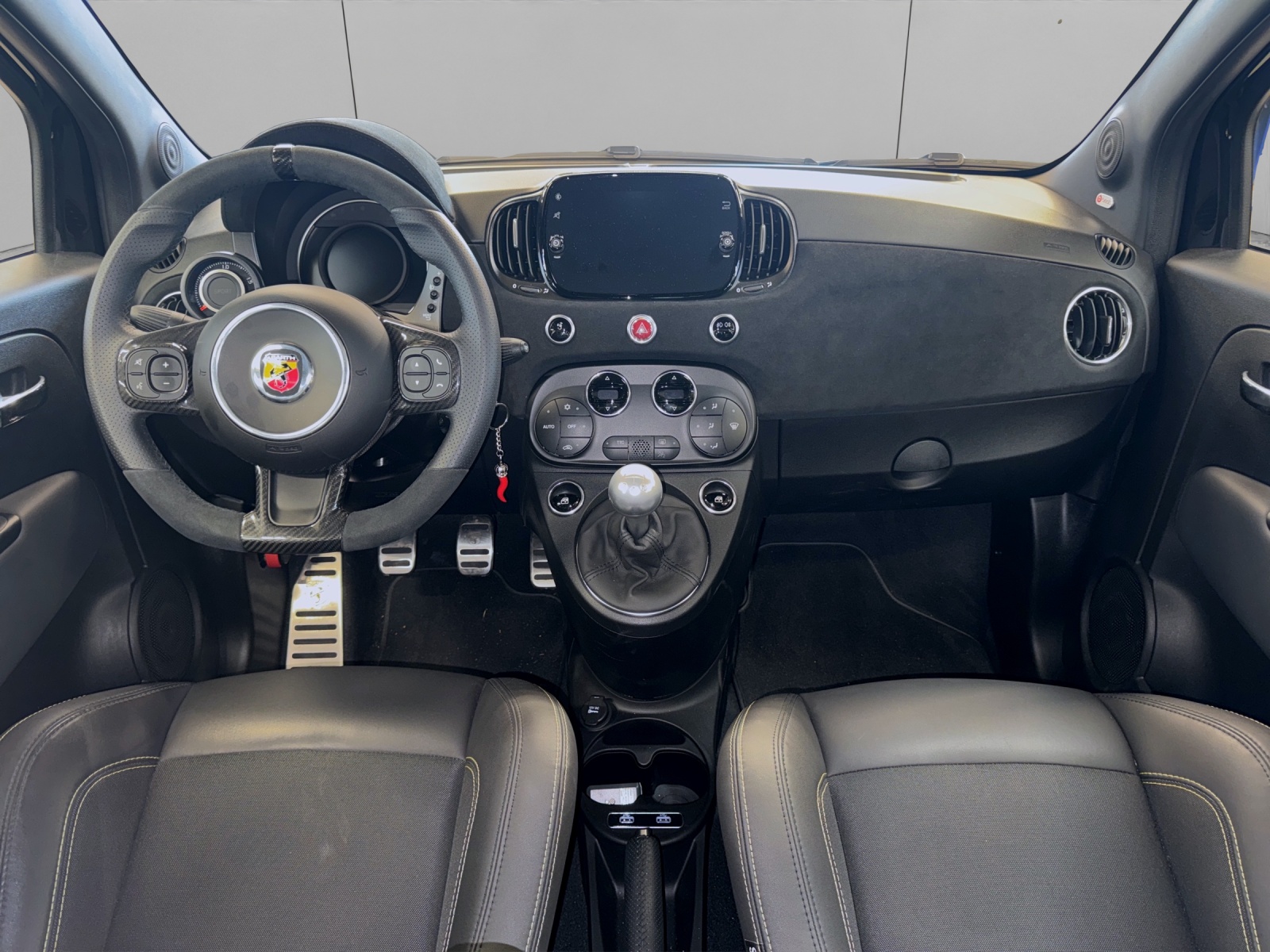 FIAT 695 Abarth 1.4 T-Jet 180 75 Anniversario-image-7
