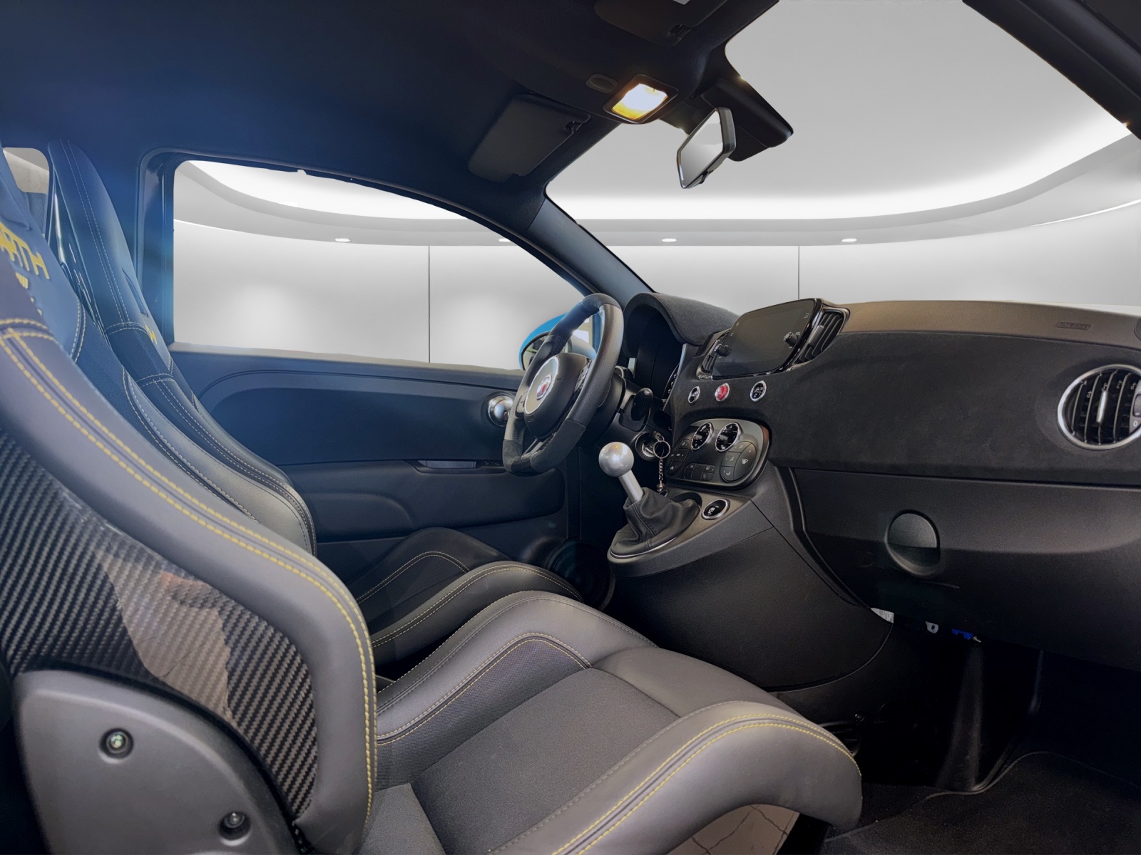 FIAT 695 Abarth 1.4 T-Jet 180 75 Anniversario-image-9