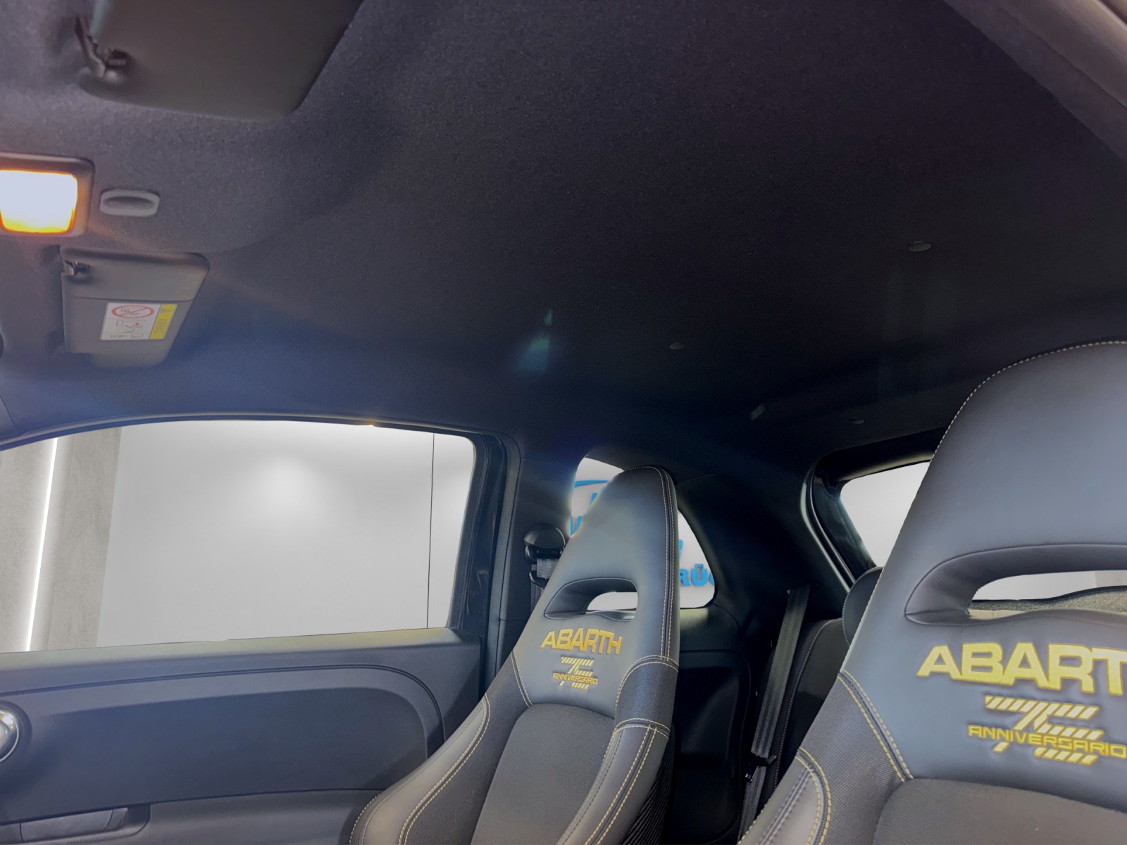 FIAT 695 Abarth 1.4 T-Jet 180 75 Anniversario-image-13