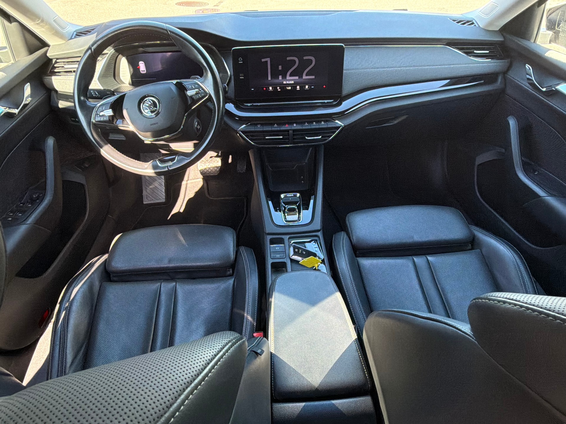 SKODA Octavia Combi 2.0 TDI DSG Style 4x4-image-1