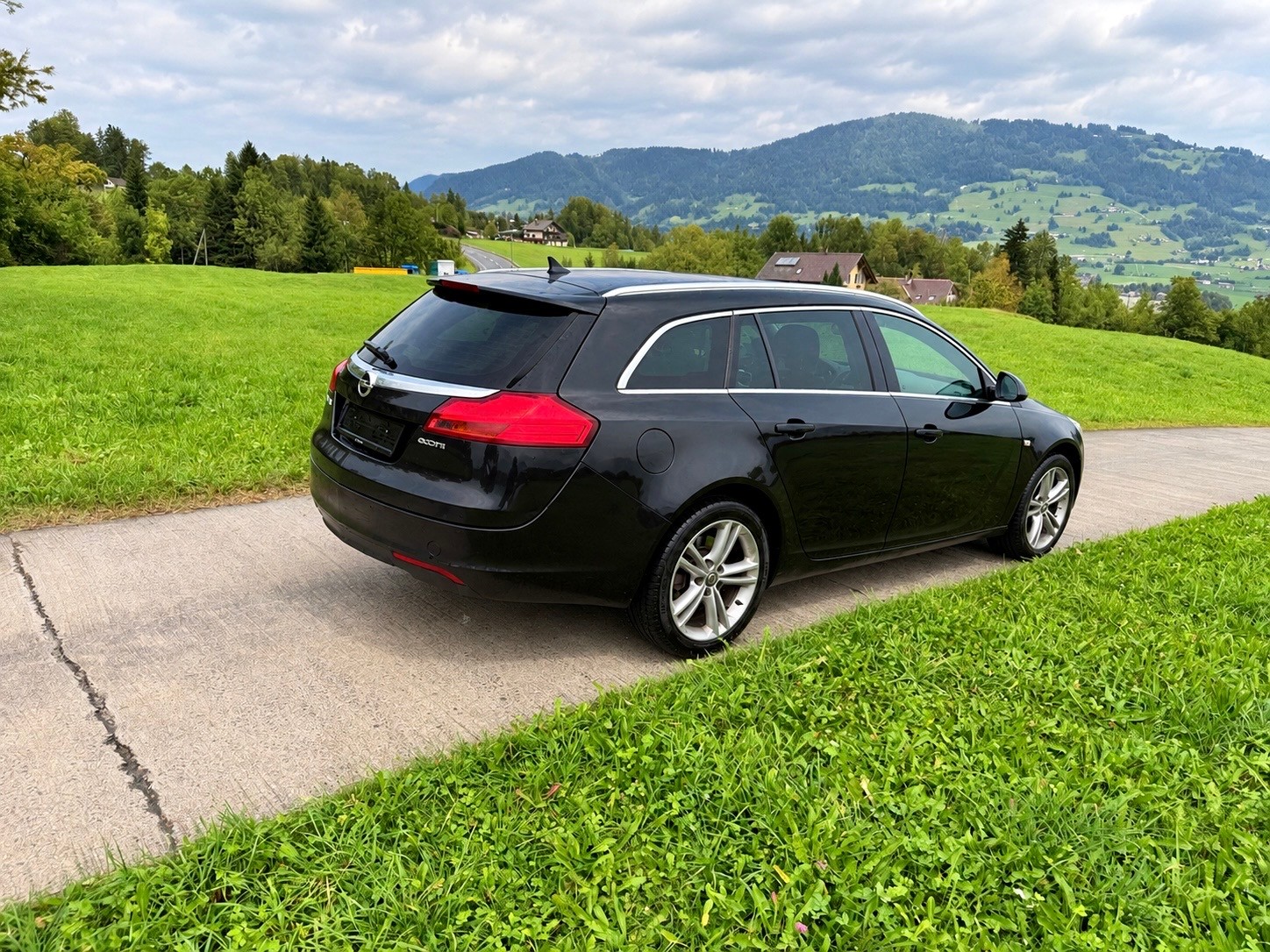OPEL Insignia Sports Tourer 2.0 CDTI ecoFLEX Edition-image-1