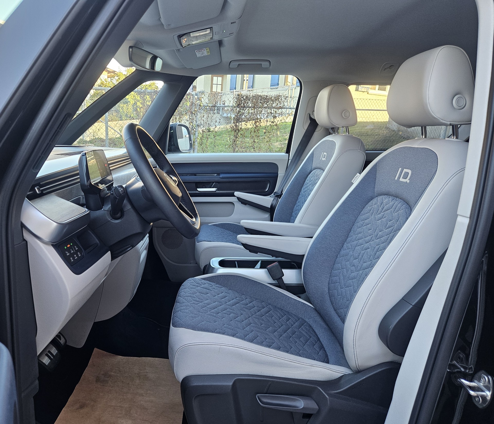 VW ID.Buzz NWB Pro mit 6 Sitzplätzen (kurzer Radstand)-image-9