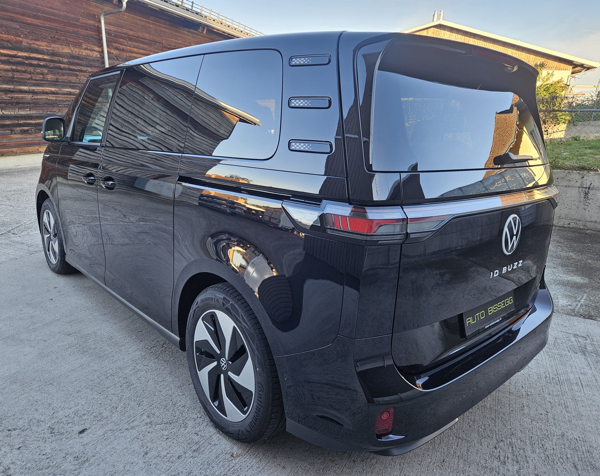VW ID.Buzz NWB Pro mit 6 Sitzplätzen (kurzer Radstand)-image-4