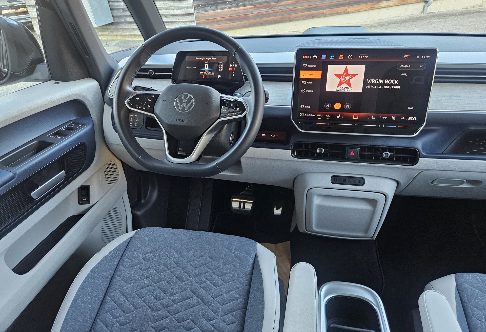 VW ID.Buzz NWB Pro mit 6 Sitzplätzen (kurzer Radstand)-image-12