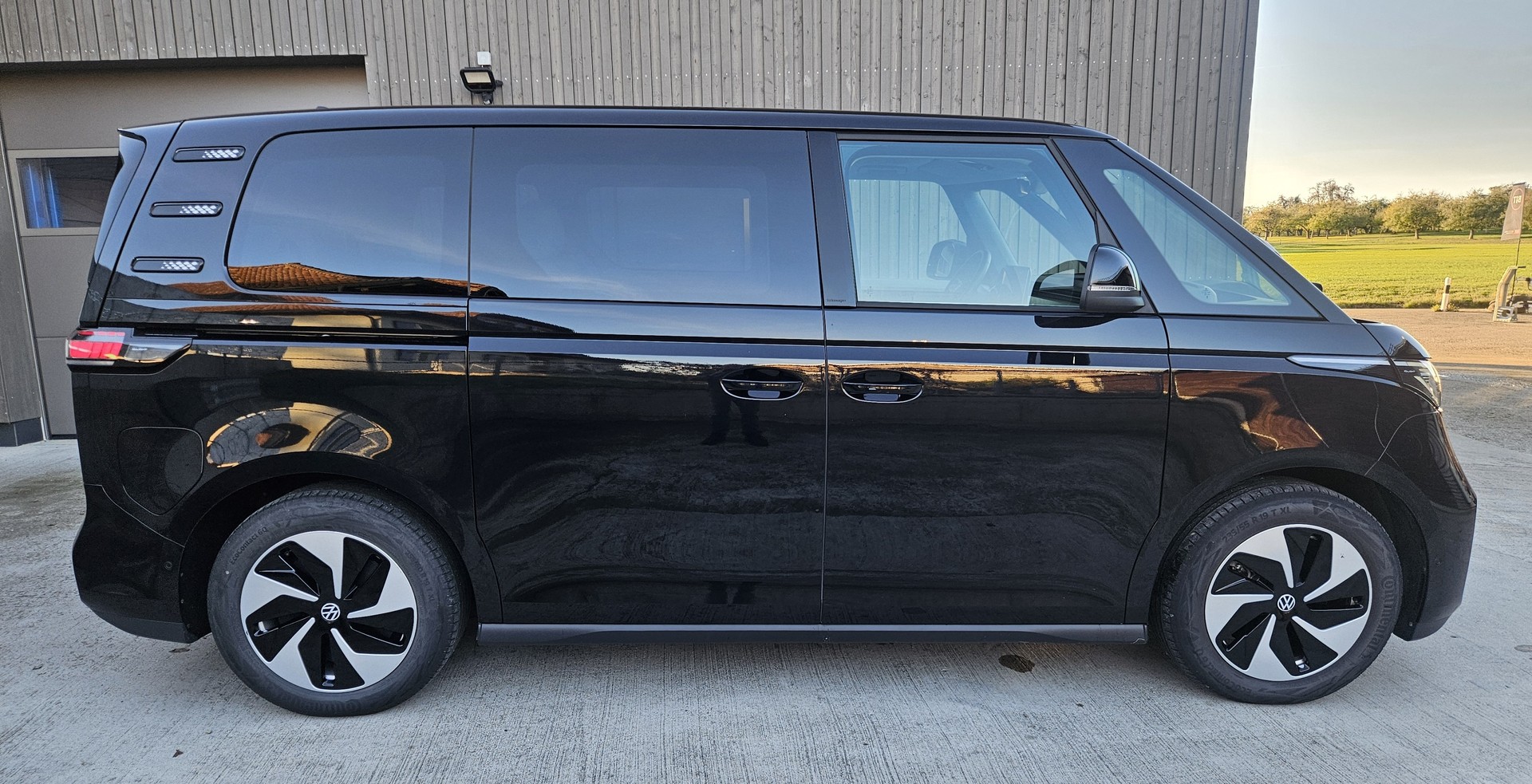 VW ID.Buzz NWB Pro mit 6 Sitzplätzen (kurzer Radstand)-image-8