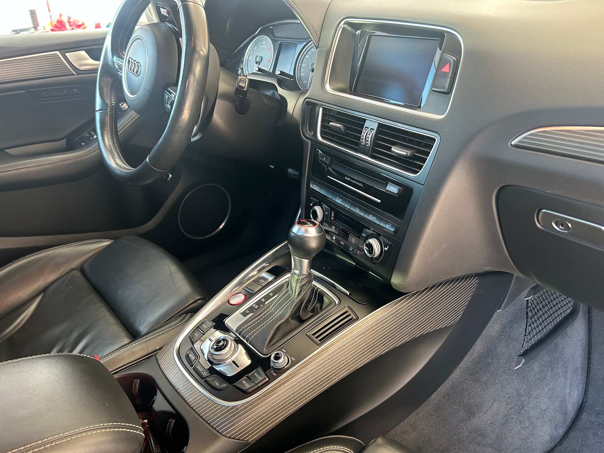 AUDI SQ5 3.0 TDI quattro tiptronic-image-9