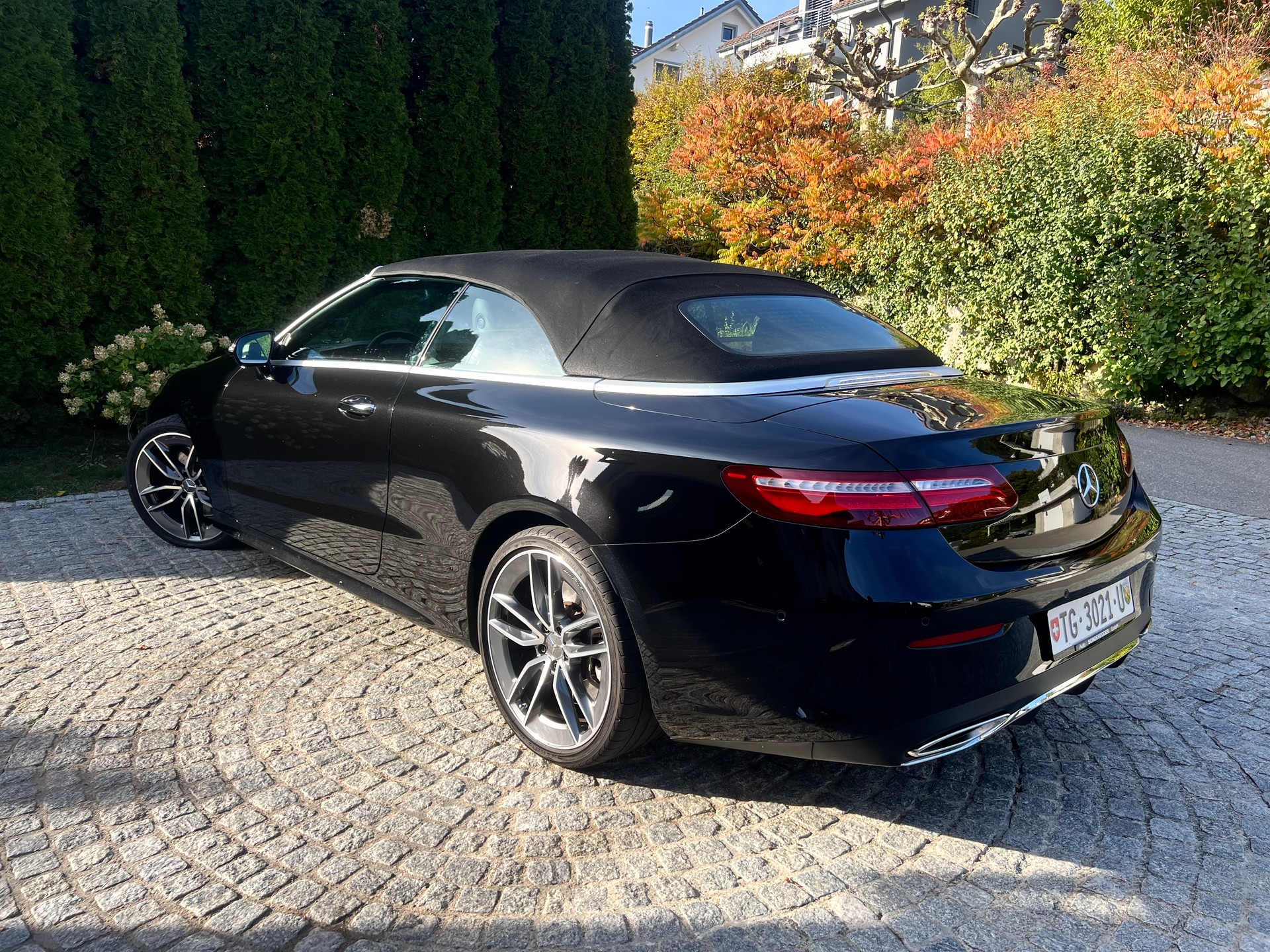 MERCEDES-BENZ E 400 Cabriolet AMG Line 4 Matic 9G-Tronic-image-3