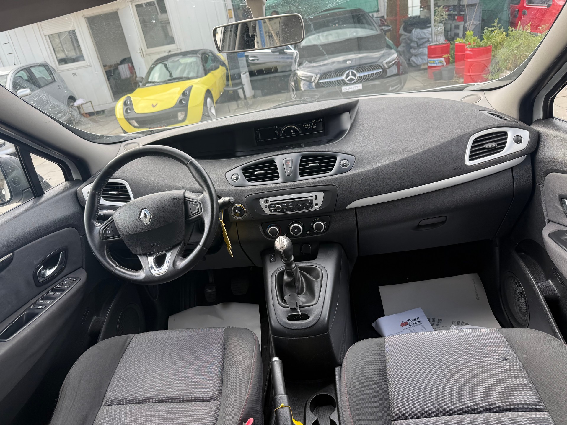 RENAULT Scénic 1.5 dCi Swiss Ed.-image-8