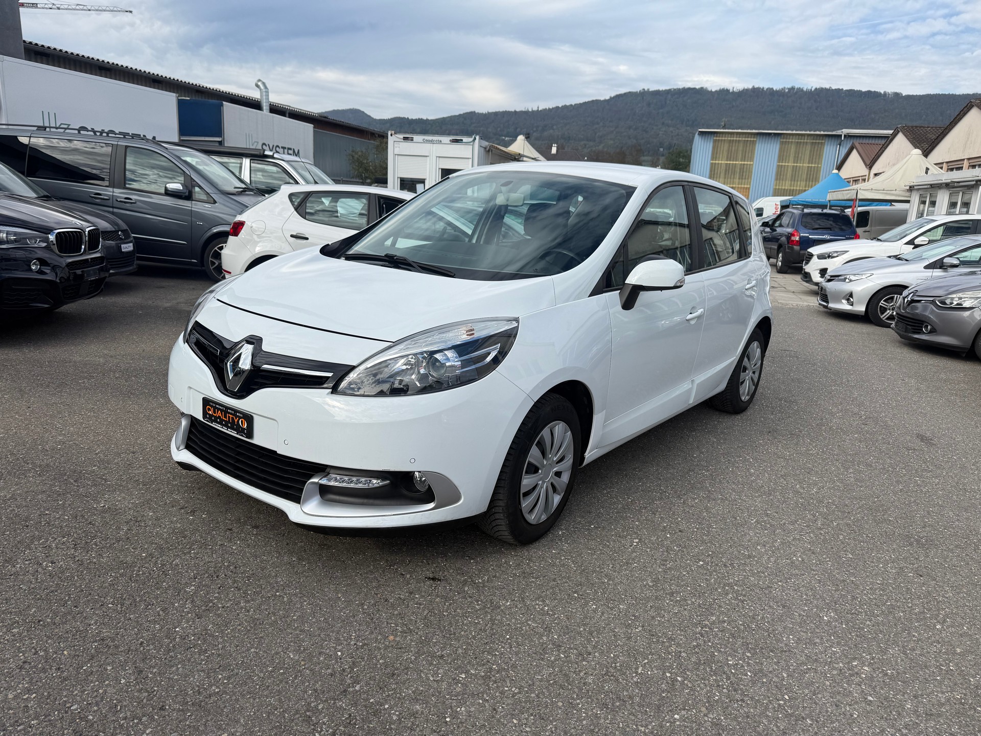 RENAULT Scénic 1.5 dCi Swiss Ed.-image-2