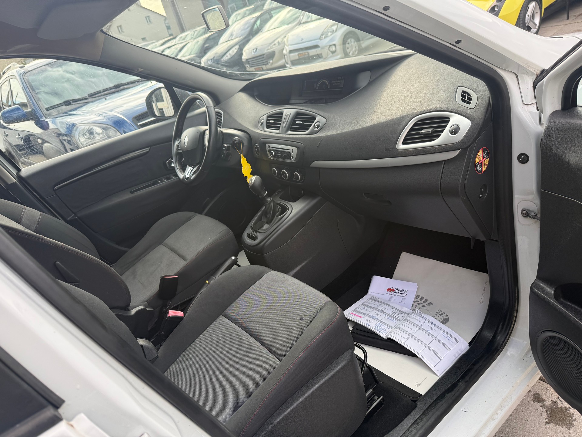 RENAULT Scénic 1.5 dCi Swiss Ed.-image-7