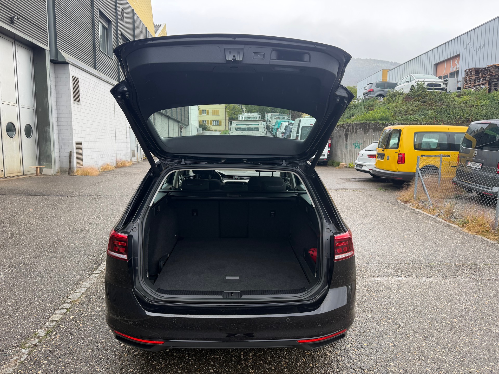 VW Passat 2.0 TDI BMT Business DSG * Gr. Navi * LED * Klima-auto * PDC V&H * RF-Kamera * Tempomat * Ab MFK-image-14
