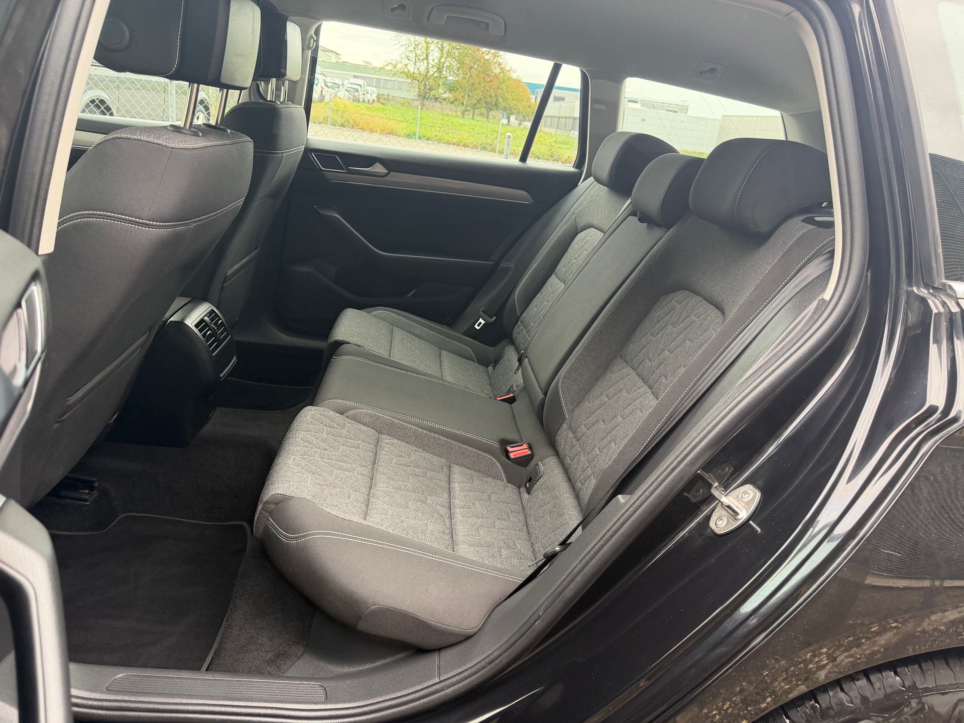 VW Passat 2.0 TDI BMT Business DSG * Gr. Navi * LED * Klima-auto * PDC V&H * RF-Kamera * Tempomat * Ab MFK-image-6