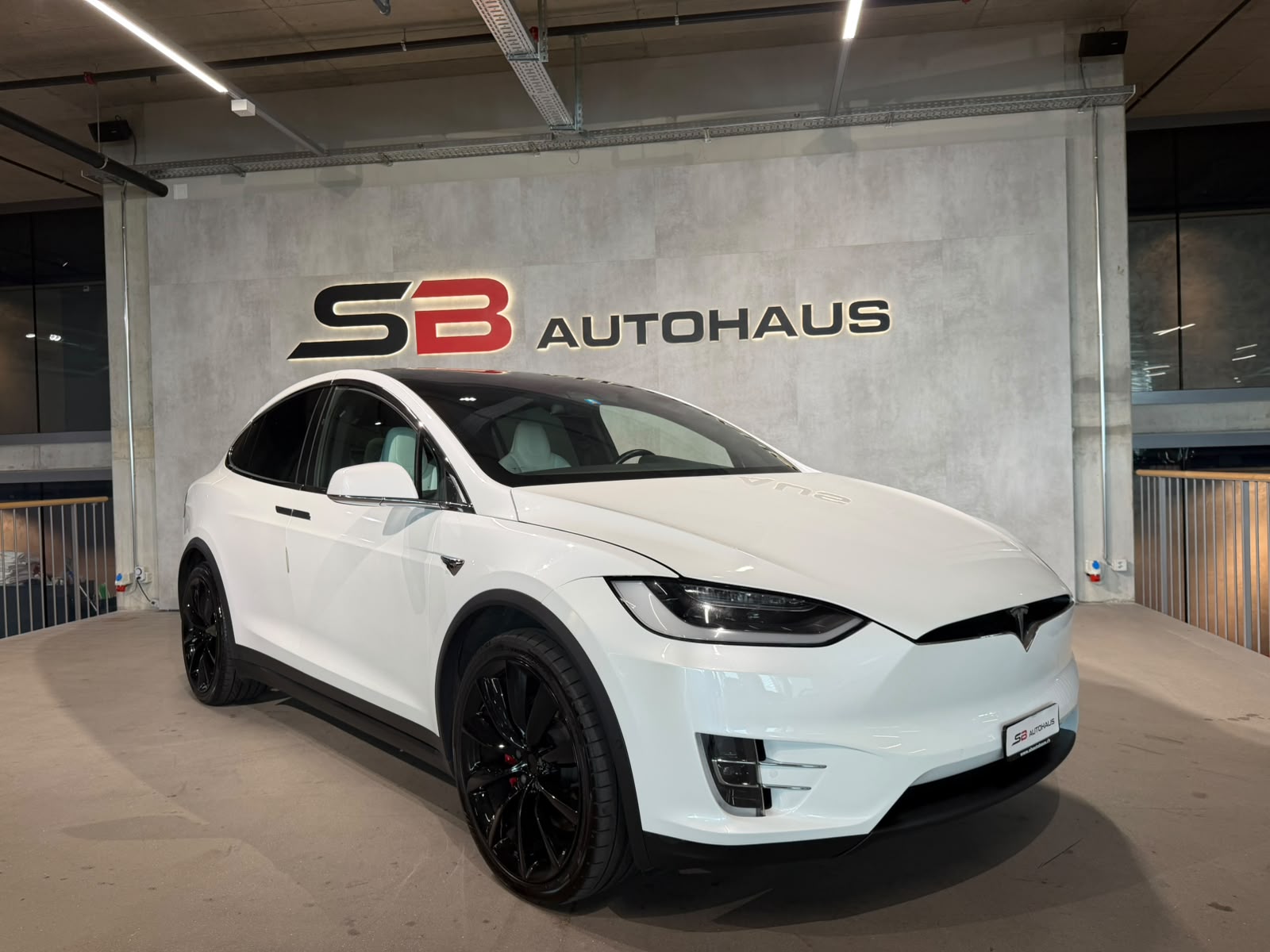 TESLA Model X Ludicrous Performance-image-16