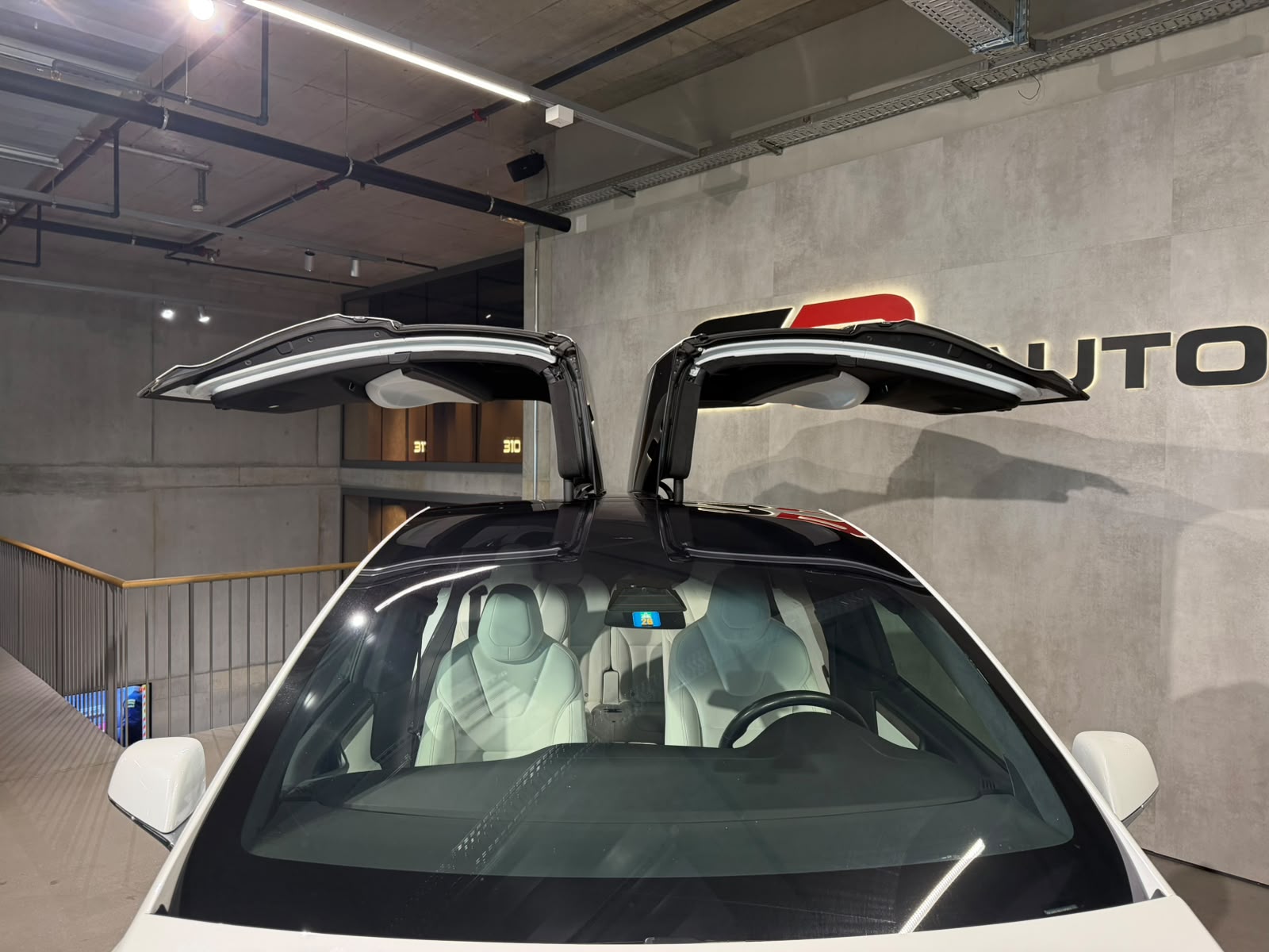 TESLA Model X Ludicrous Performance-image-2