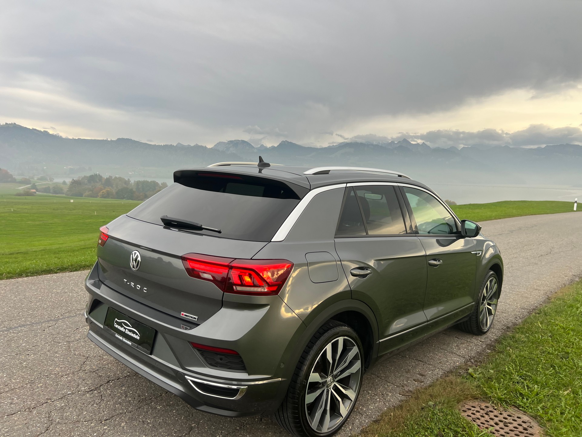 VW T-Roc 2.0 TSI Sport R-Line - DSG 4Motion-image-5