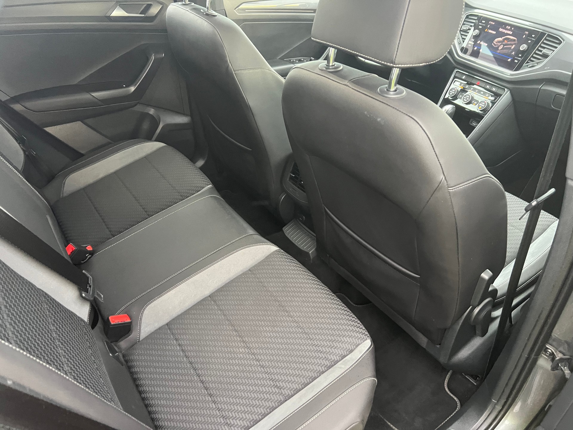 VW T-Roc 2.0 TSI Sport R-Line - DSG 4Motion-image-10