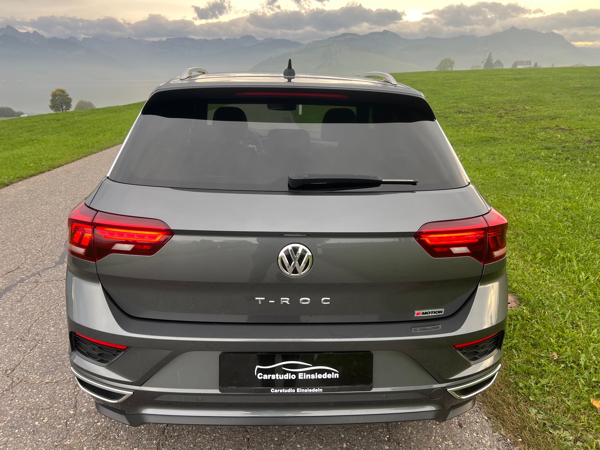 VW T-Roc 2.0 TSI Sport R-Line - DSG 4Motion-image-4