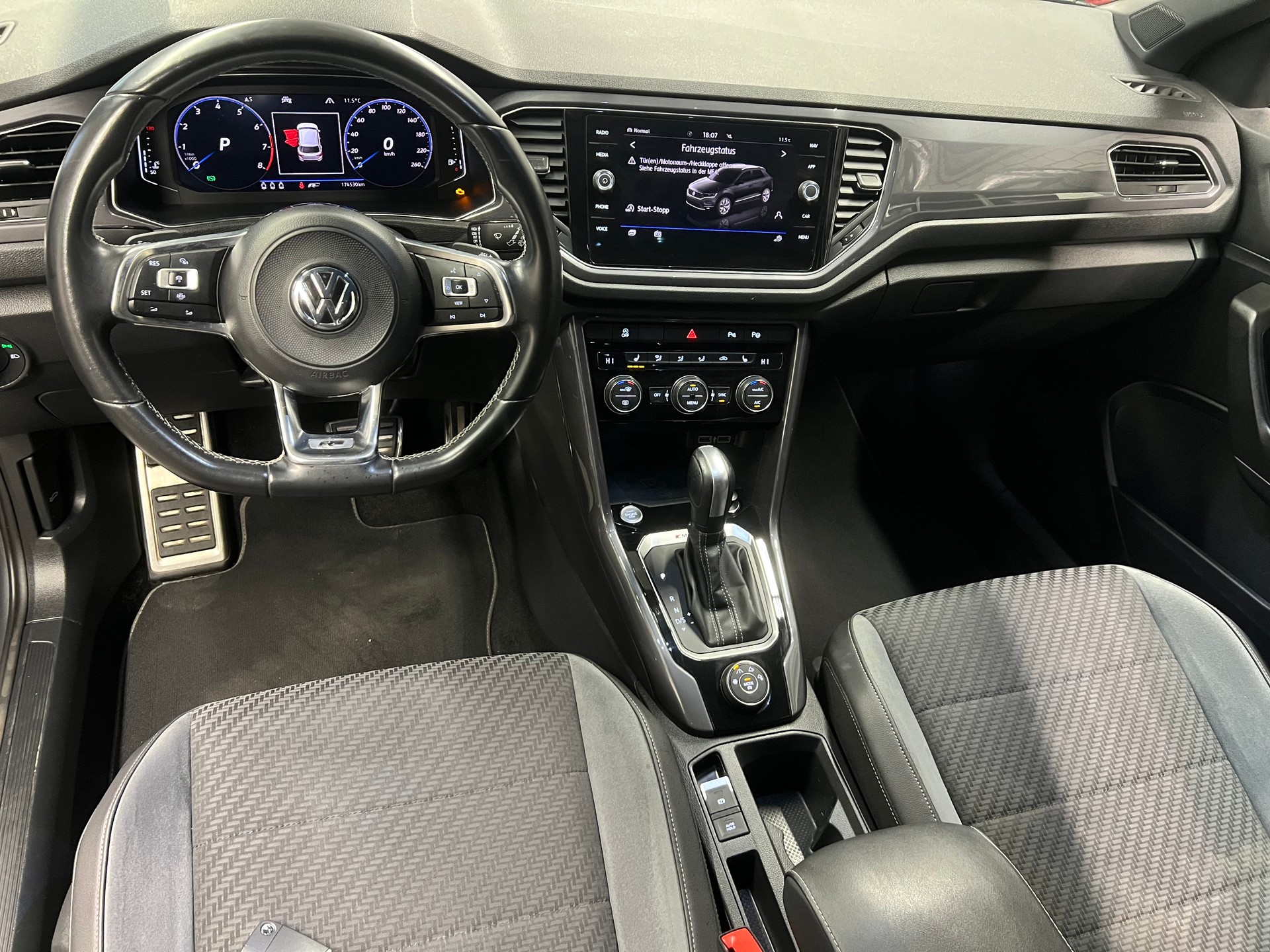 VW T-Roc 2.0 TSI Sport R-Line - DSG 4Motion-image-11