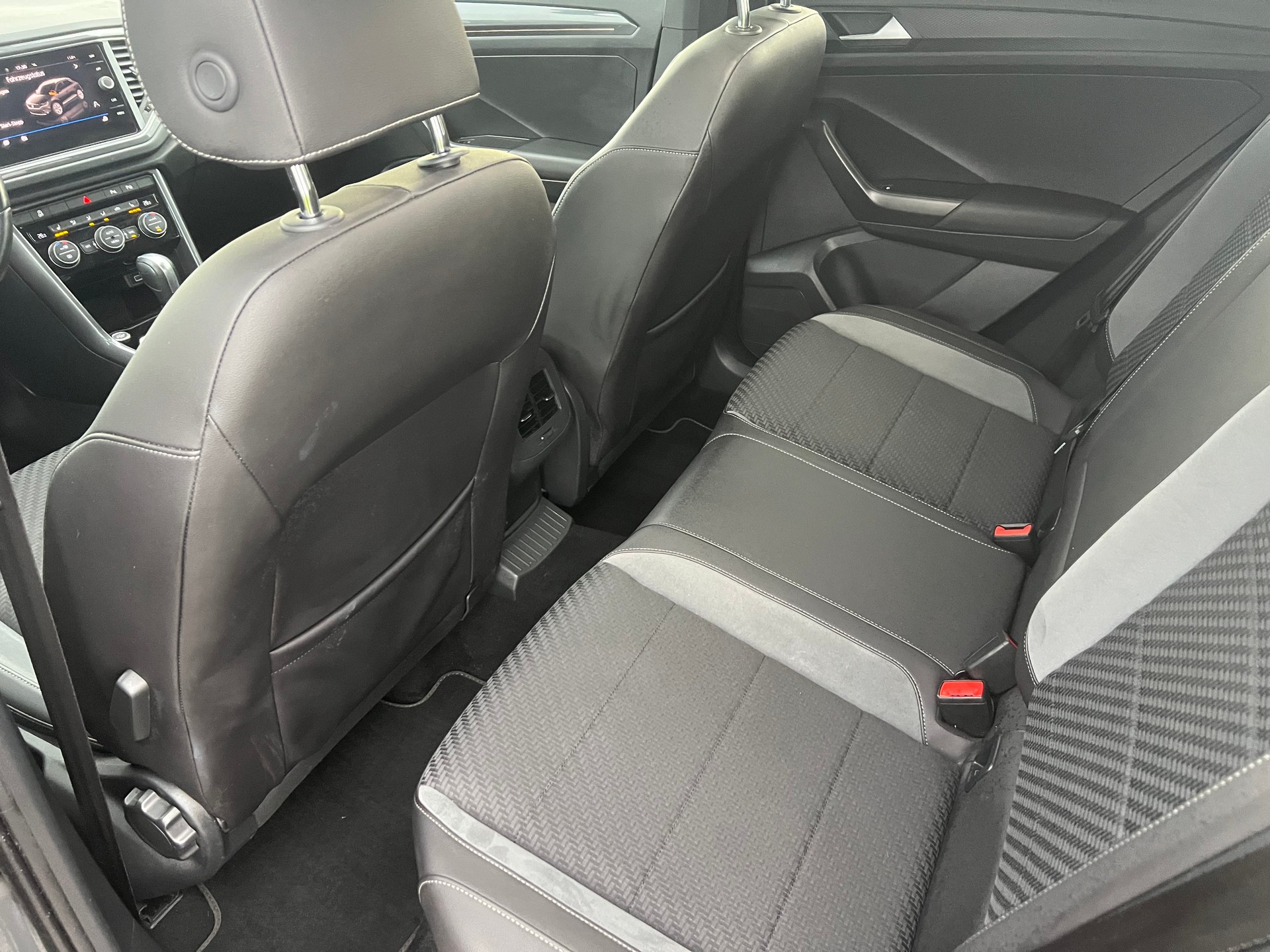 VW T-Roc 2.0 TSI Sport R-Line - DSG 4Motion-image-8