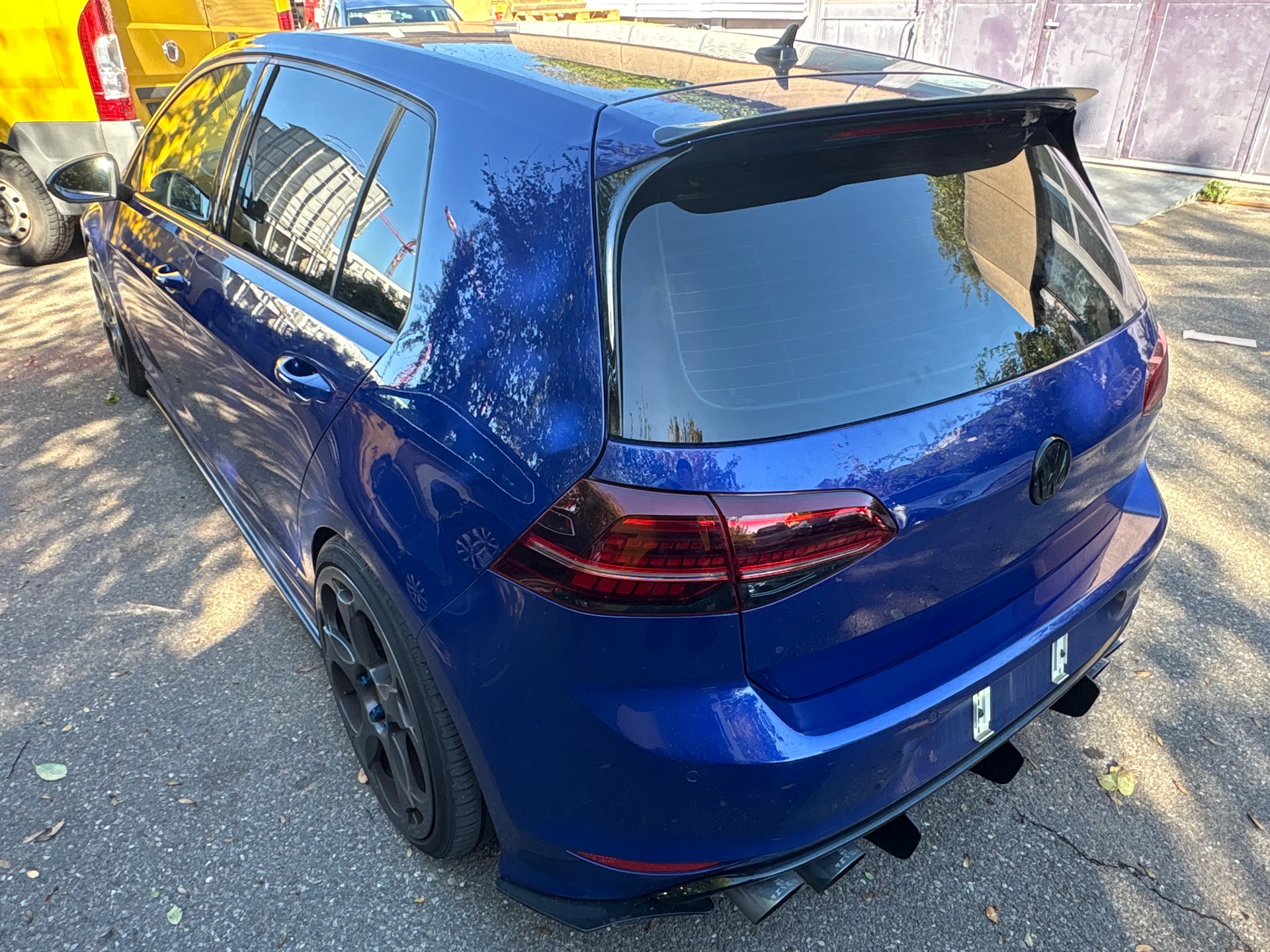 VW Golf 2.0 TSI R 4Motion DSG-image-4