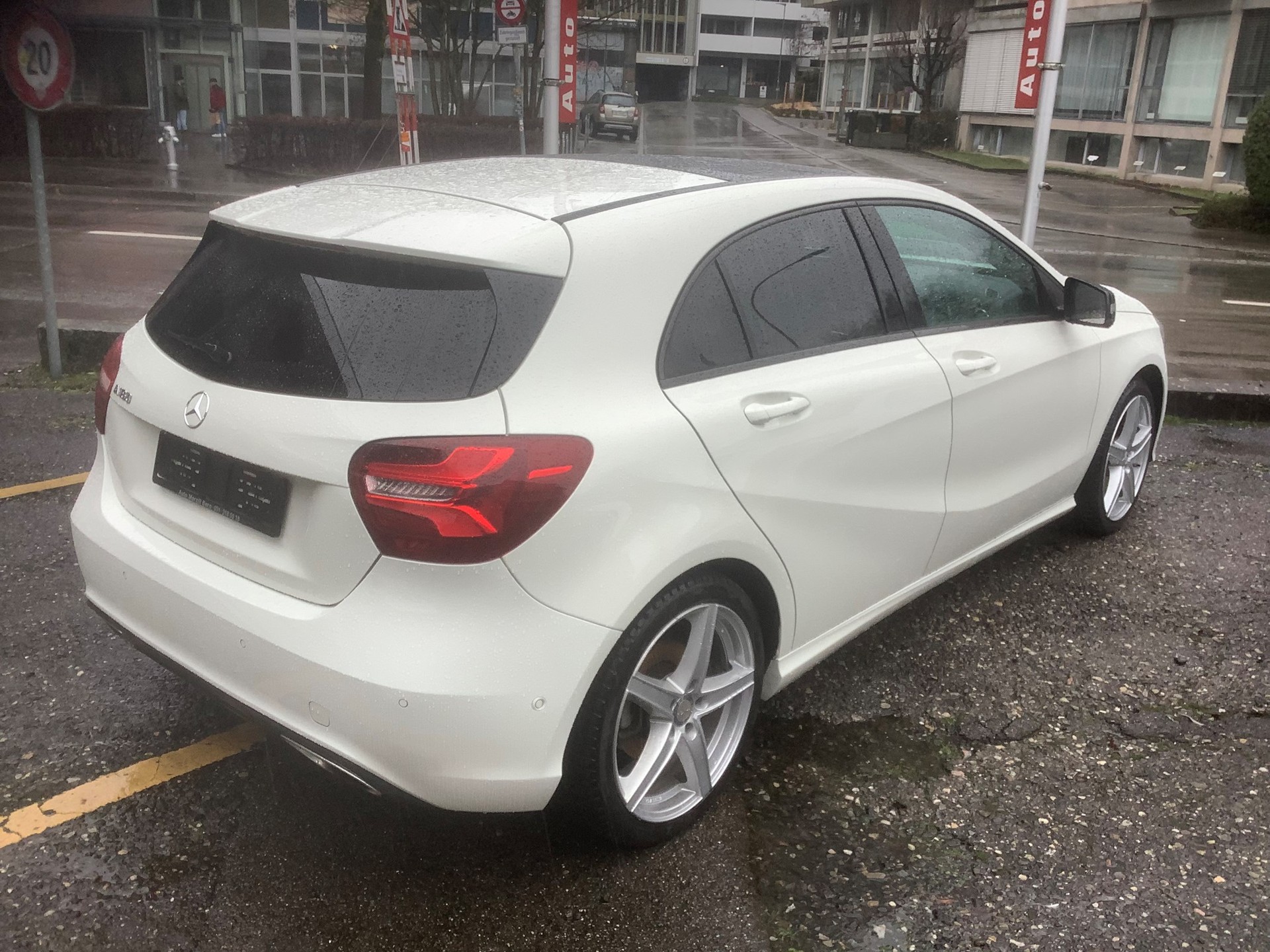 MERCEDES-BENZ A 180 Style-image-8