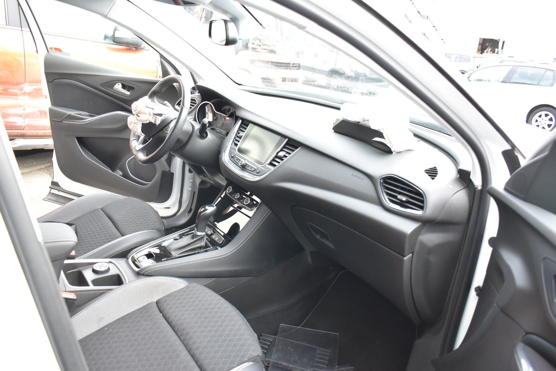 OPEL Grandland X 1.2i TP Enjoy Automatik-image-1