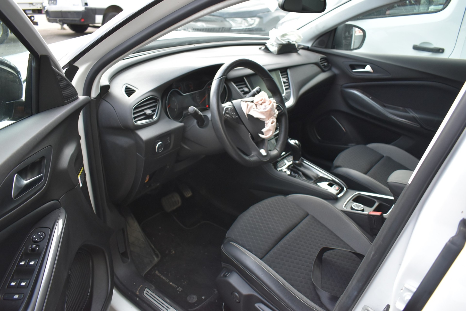 OPEL Grandland X 1.2i TP Enjoy Automatik-image-3