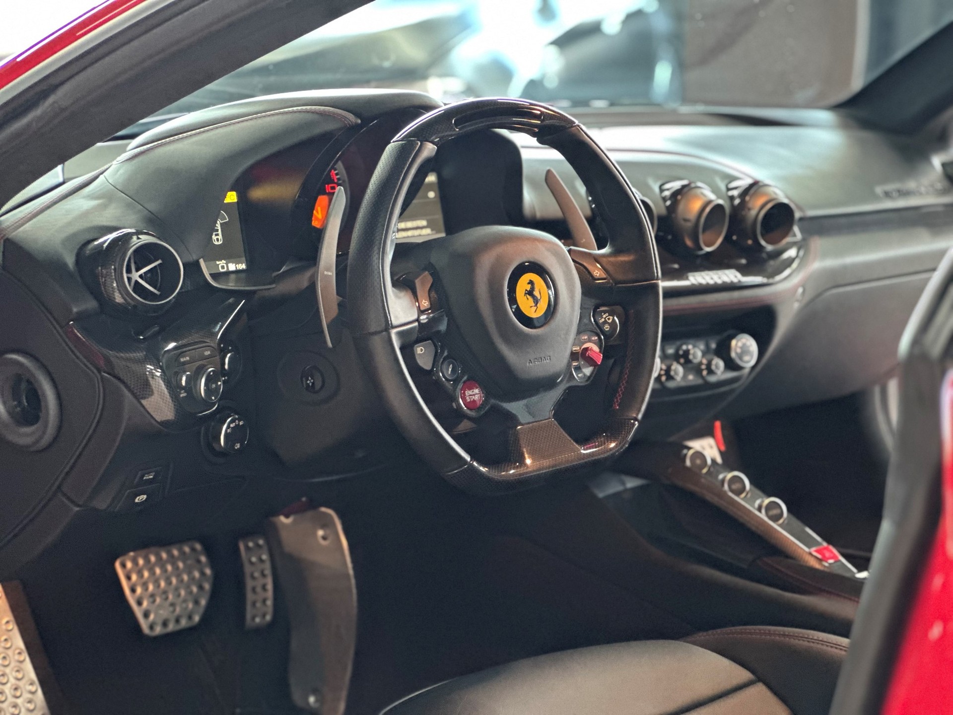 FERRARI F12 Berlinetta-image-7