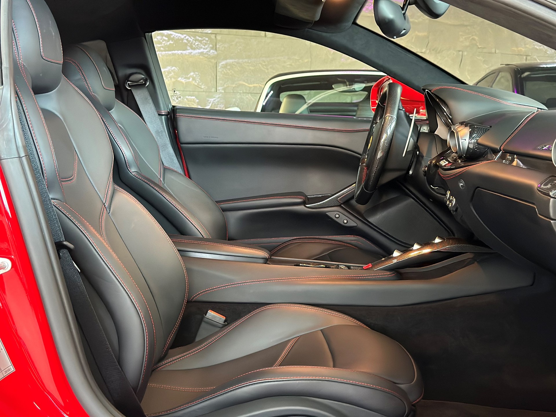 FERRARI F12 Berlinetta-image-9