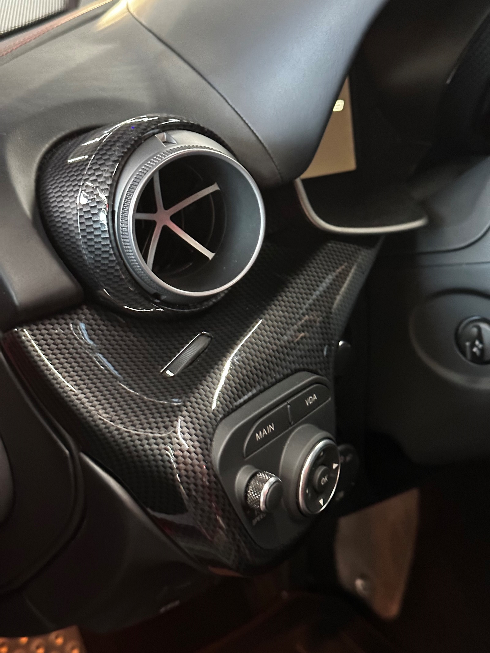 FERRARI F12 Berlinetta-image-11