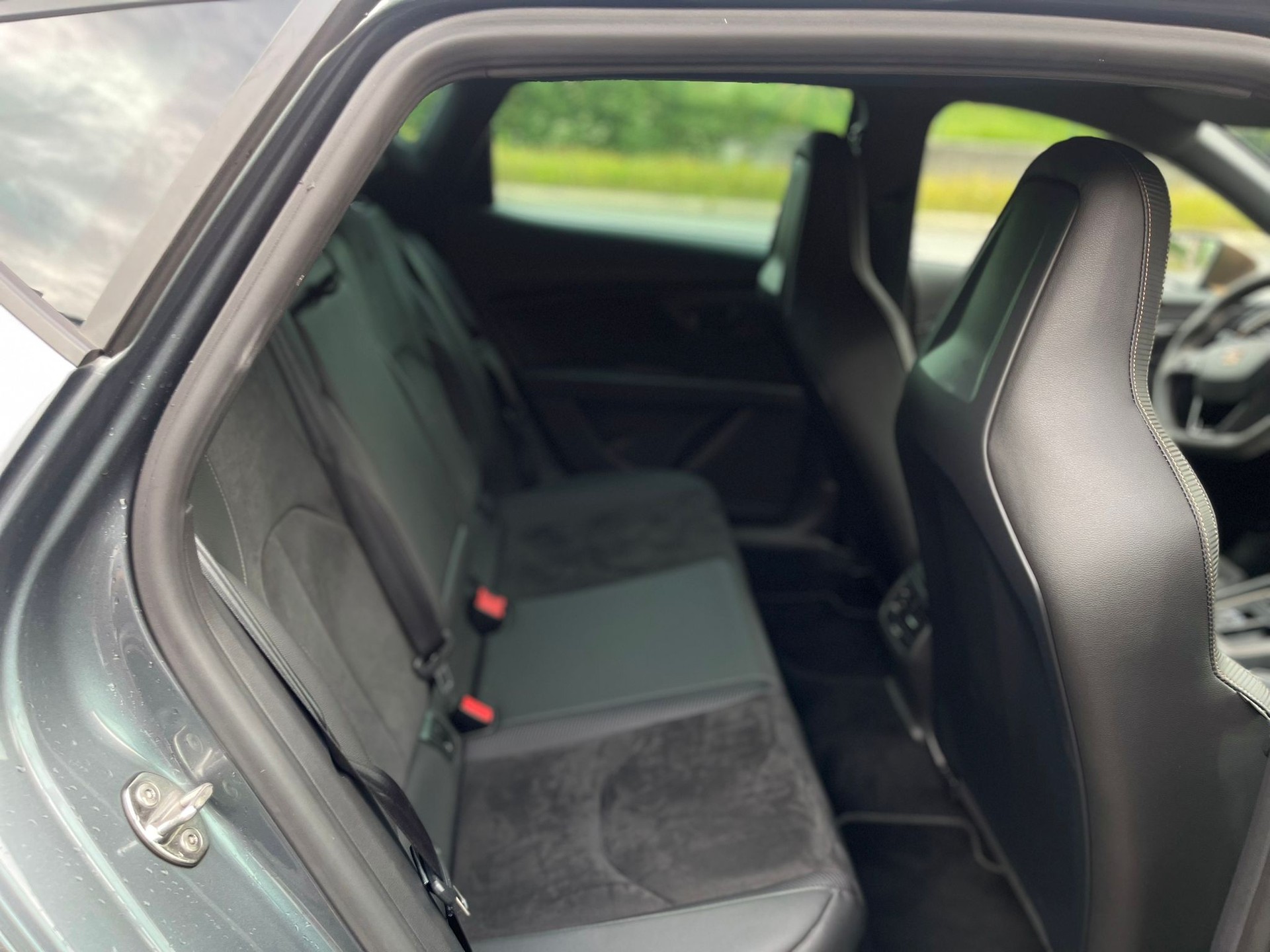 SEAT Leon 2.0 TSI Cupra R DSG Limited Edition 742 of 799-image-12