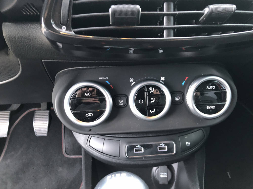 FIAT 500X 1.0 GSE Sport-image-12