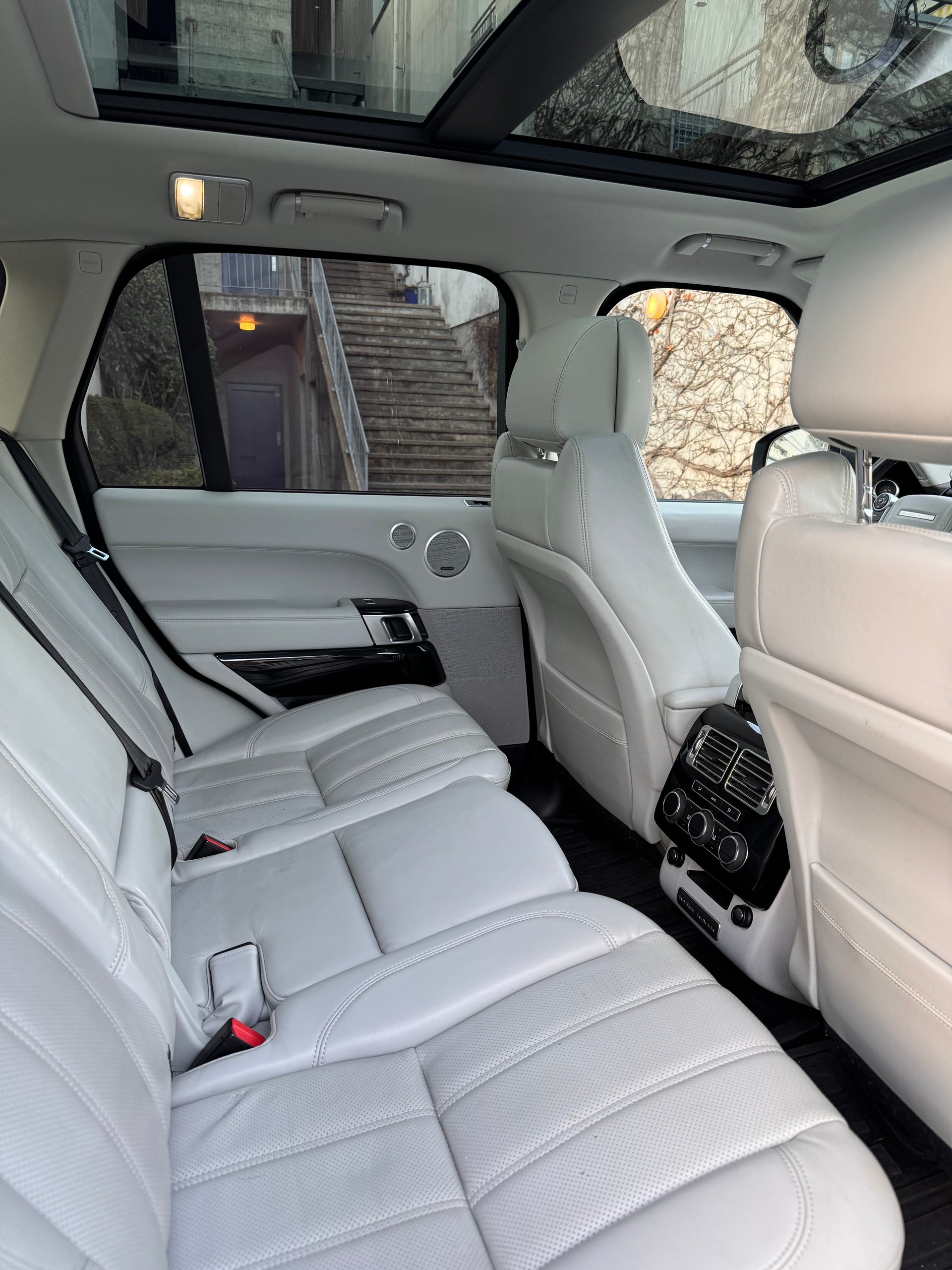 LAND ROVER Range Rover 4.4 SDV8 Vogue Automatic-image-4