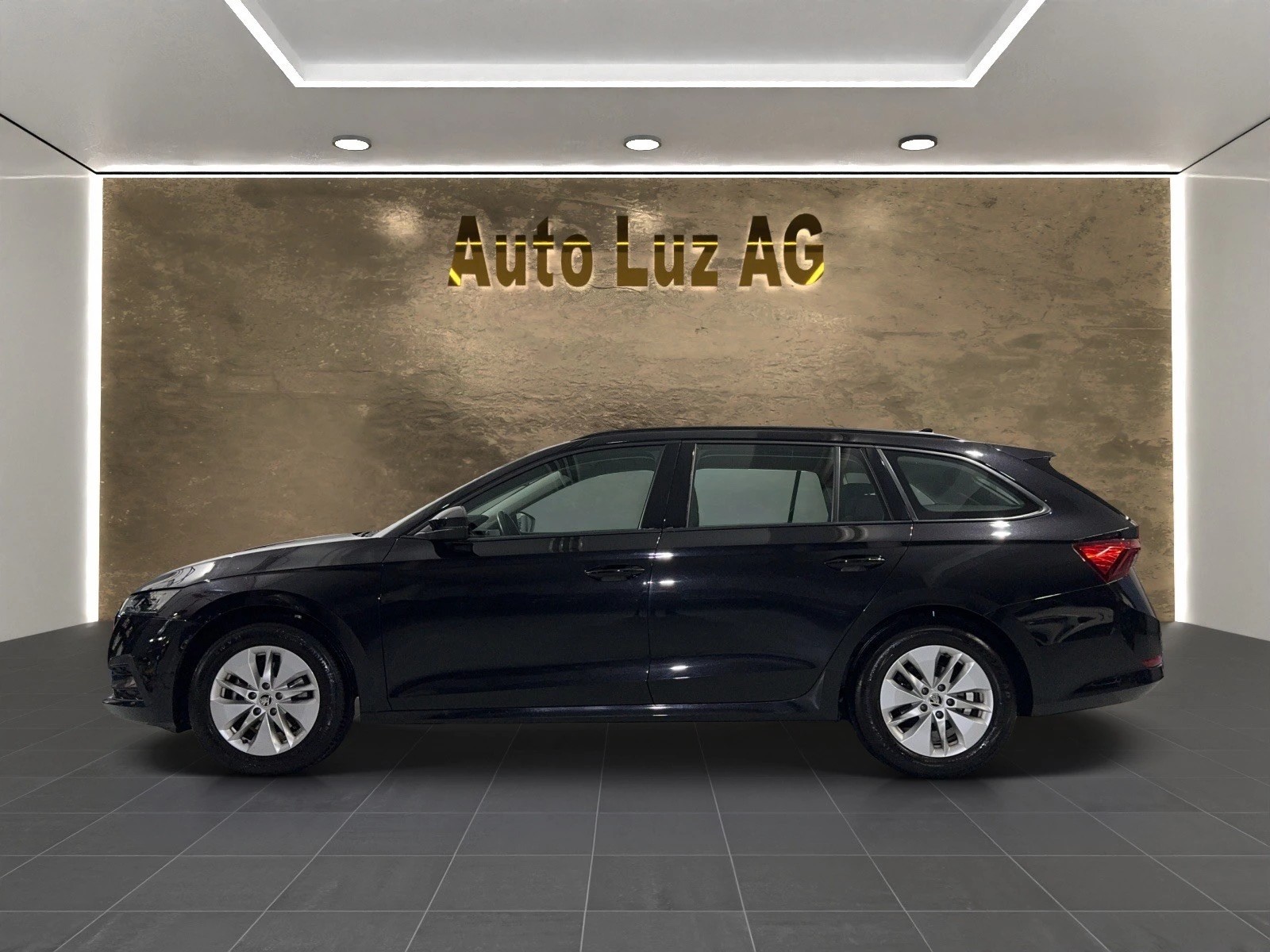 SKODA Octavia Combi 1.0 TSI mHEV DSG Ambition-image-6