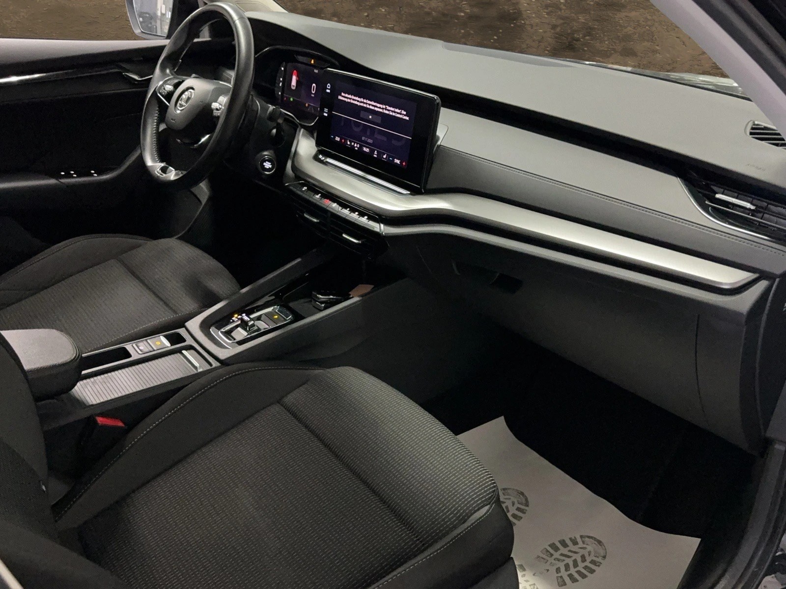SKODA Octavia Combi 1.0 TSI mHEV DSG Ambition-image-9