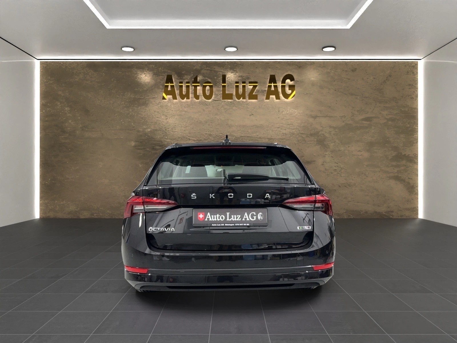 SKODA Octavia Combi 1.0 TSI mHEV DSG Ambition-image-2