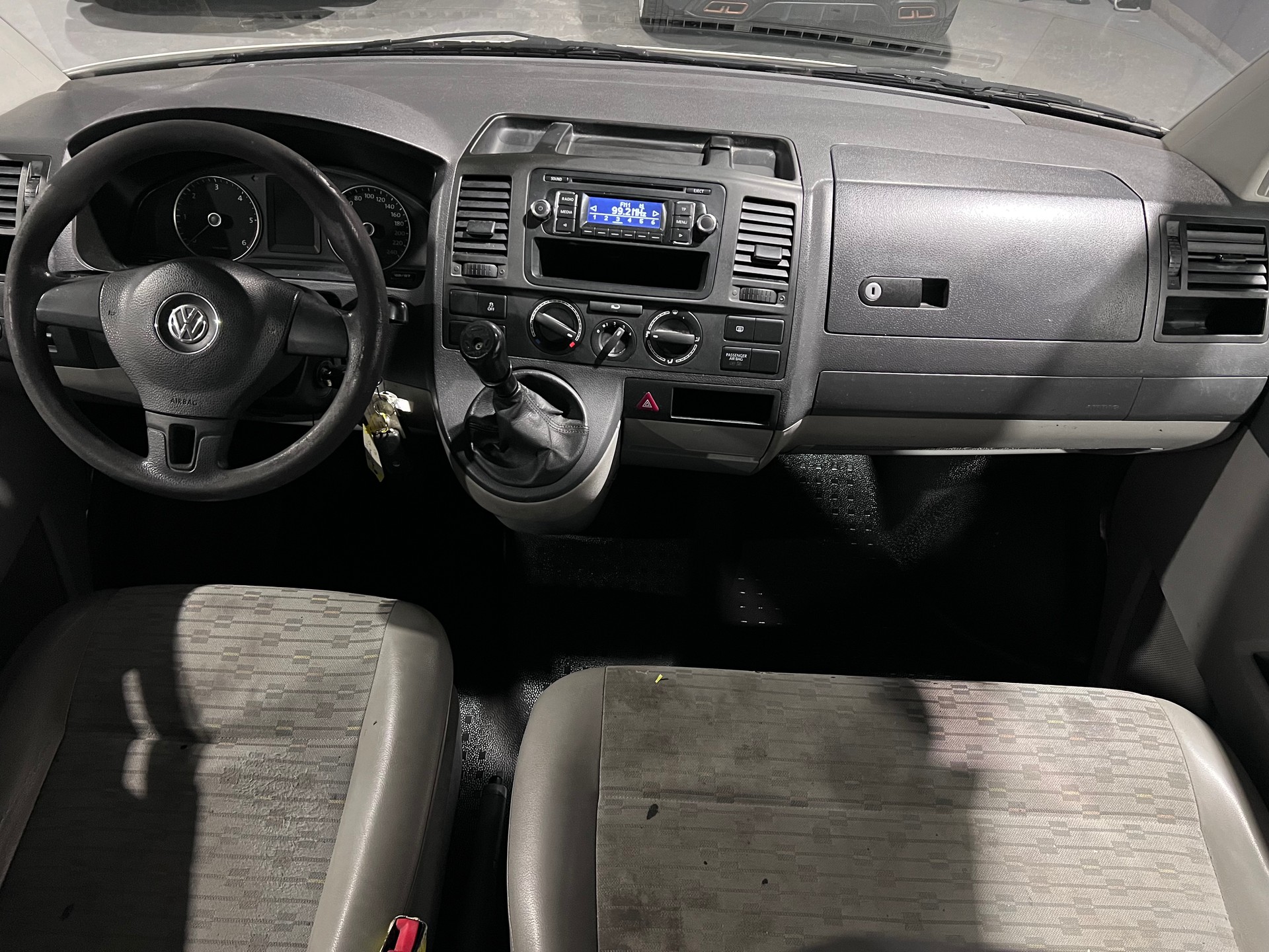 VW T5 2.0 TDI-image-8