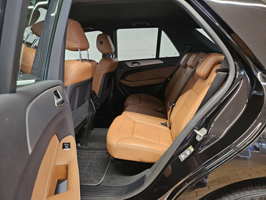 MERCEDES-BENZ GLE 350 d 4Matic-image-13