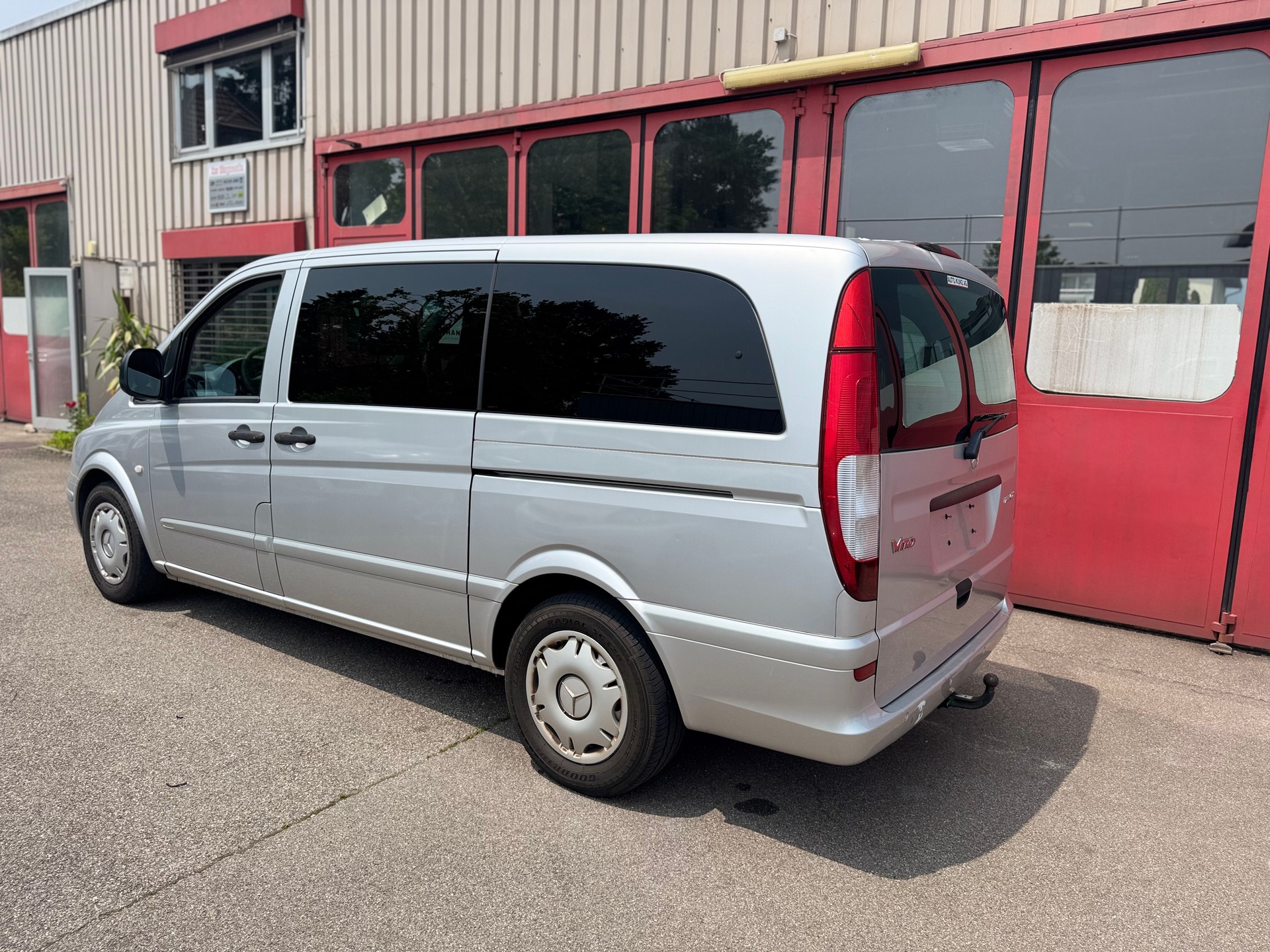 MERCEDES-BENZ Vito 120 CDI Automat-image-2