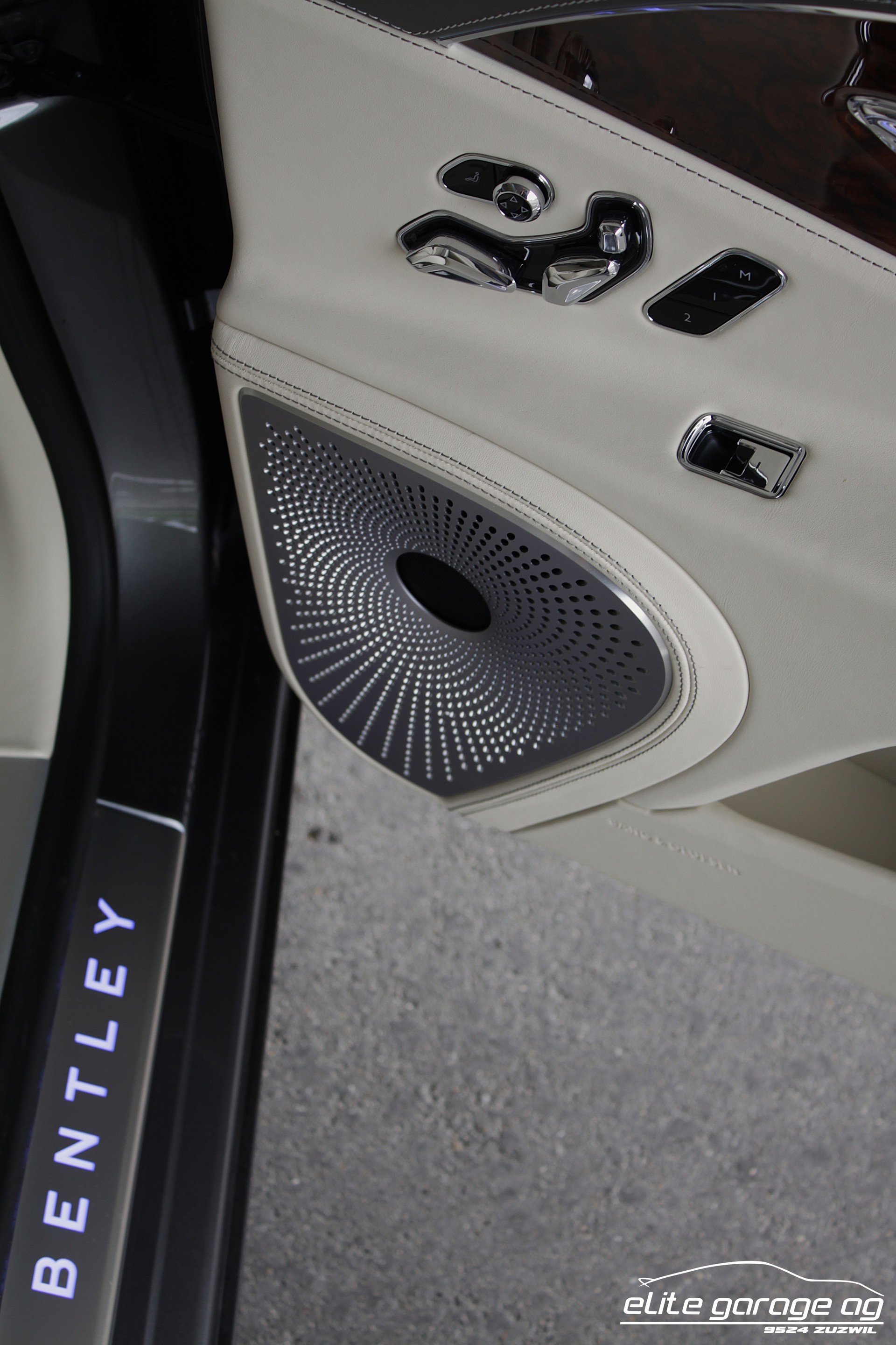 BENTLEY Flying Spur 4.0 V8-image-15