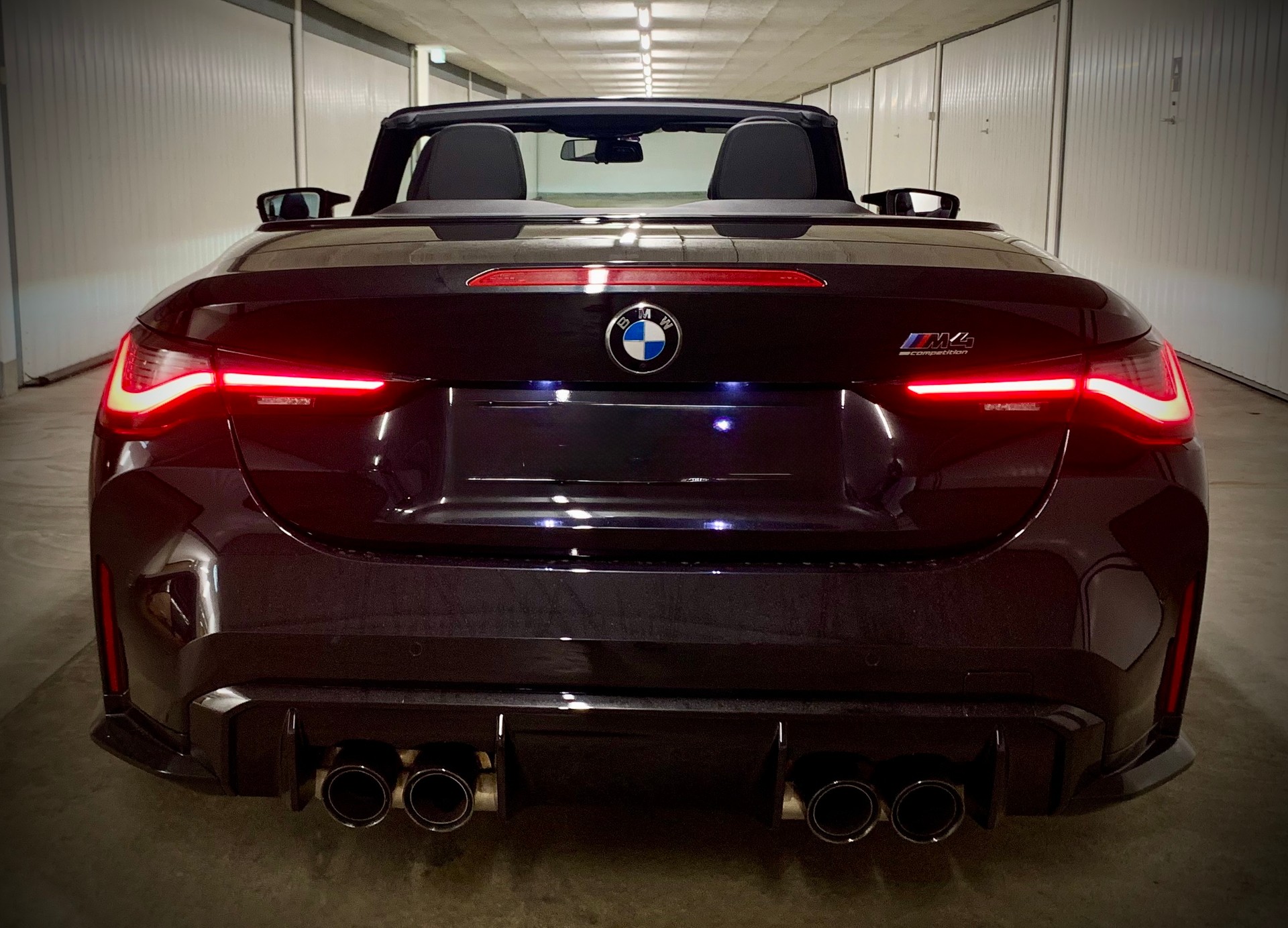 BMW M4 Cabrio Competition M xDrive-image-3