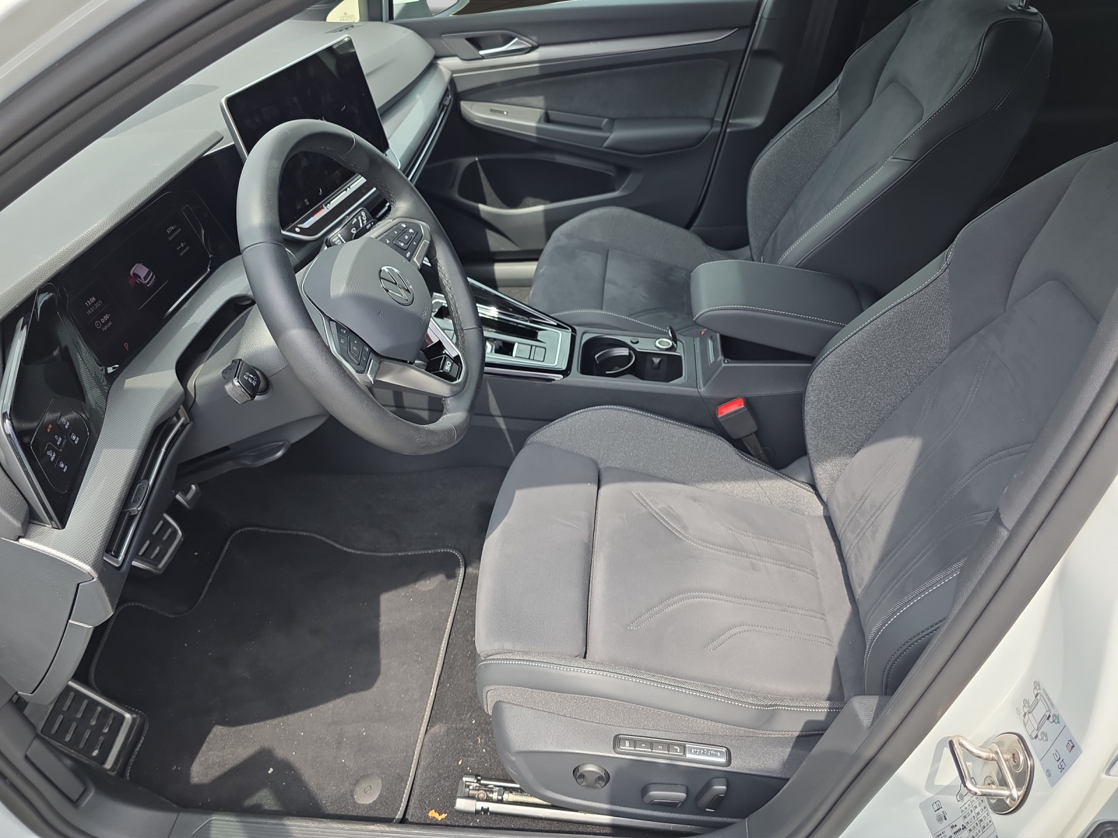 VW Golf 1.5 TSI PHEV Edition 50-image-3