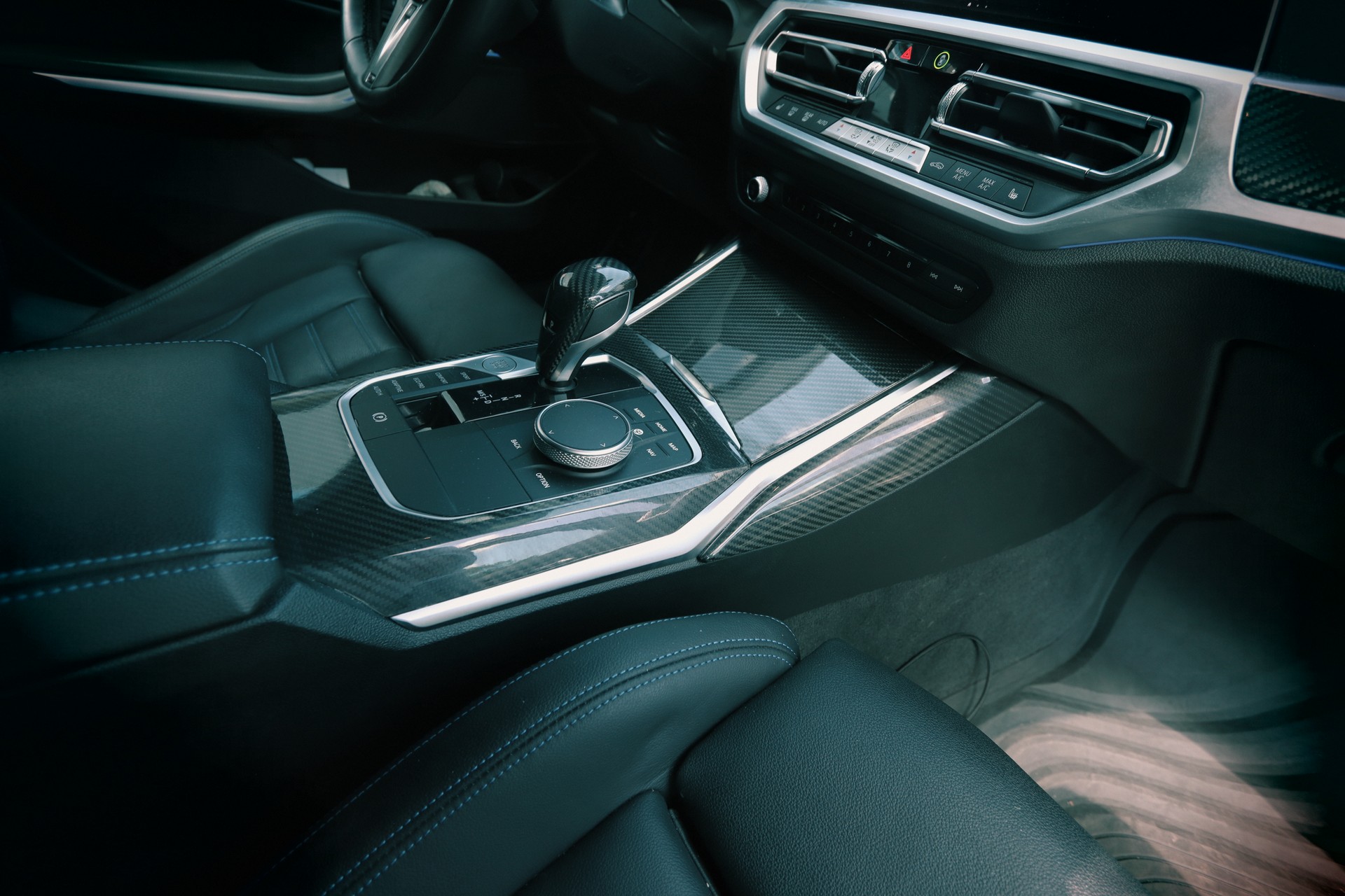 BMW M340i xDrive 48V Touring Steptronic-image-19