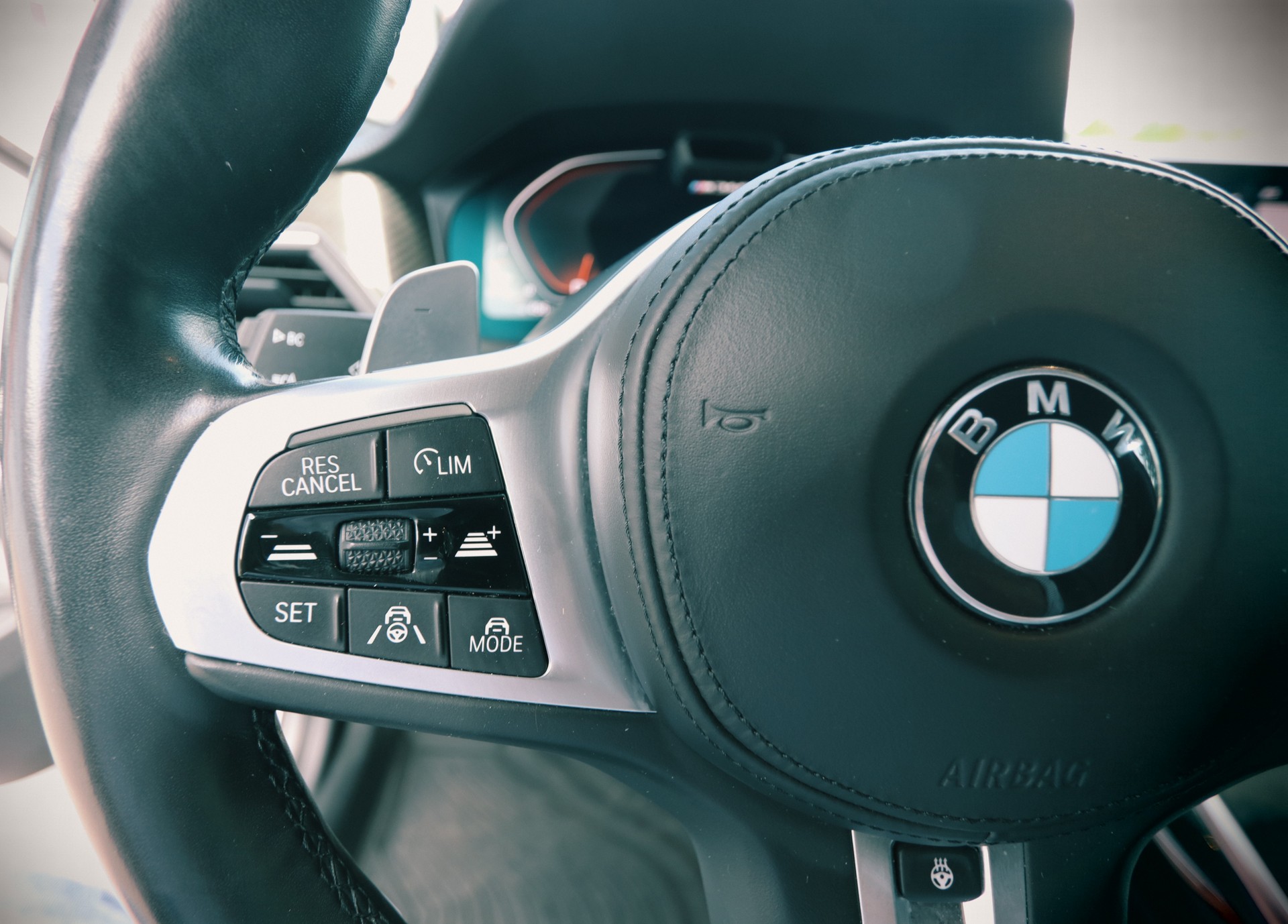 BMW M340i xDrive 48V Touring Steptronic-image-13
