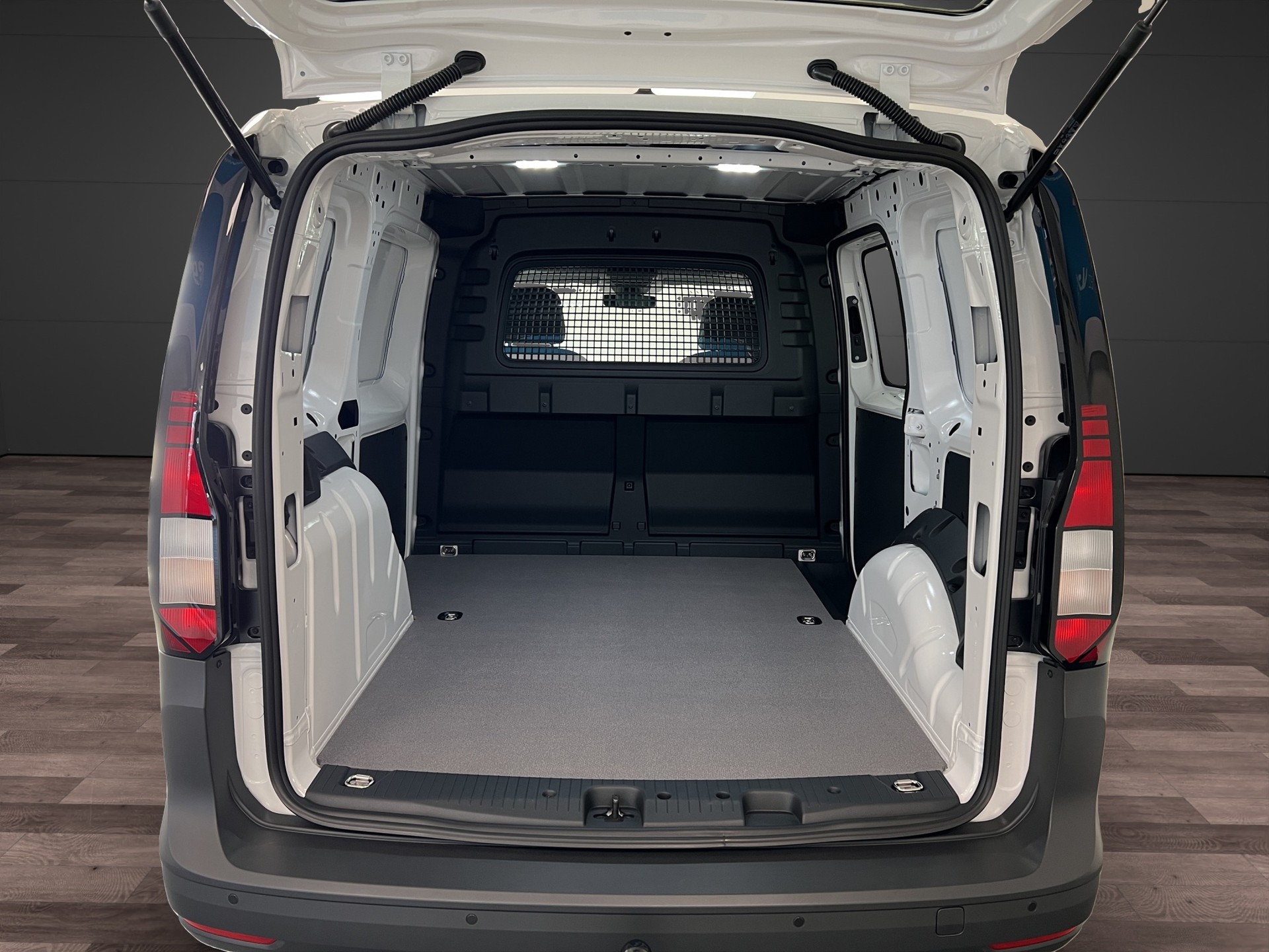 VW Caddy Cargo 1.5 TSI Entry-image-11