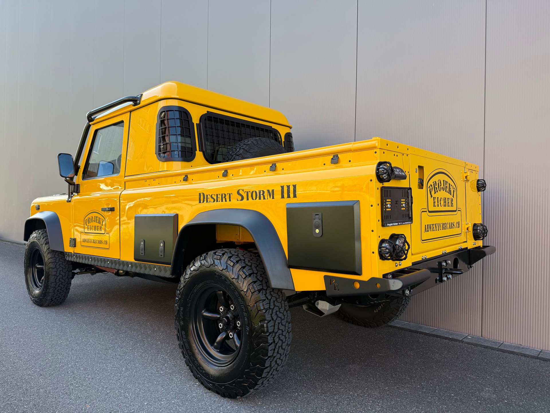 LAND ROVER Defender 110 TD4 KingCab PickUp-image-2