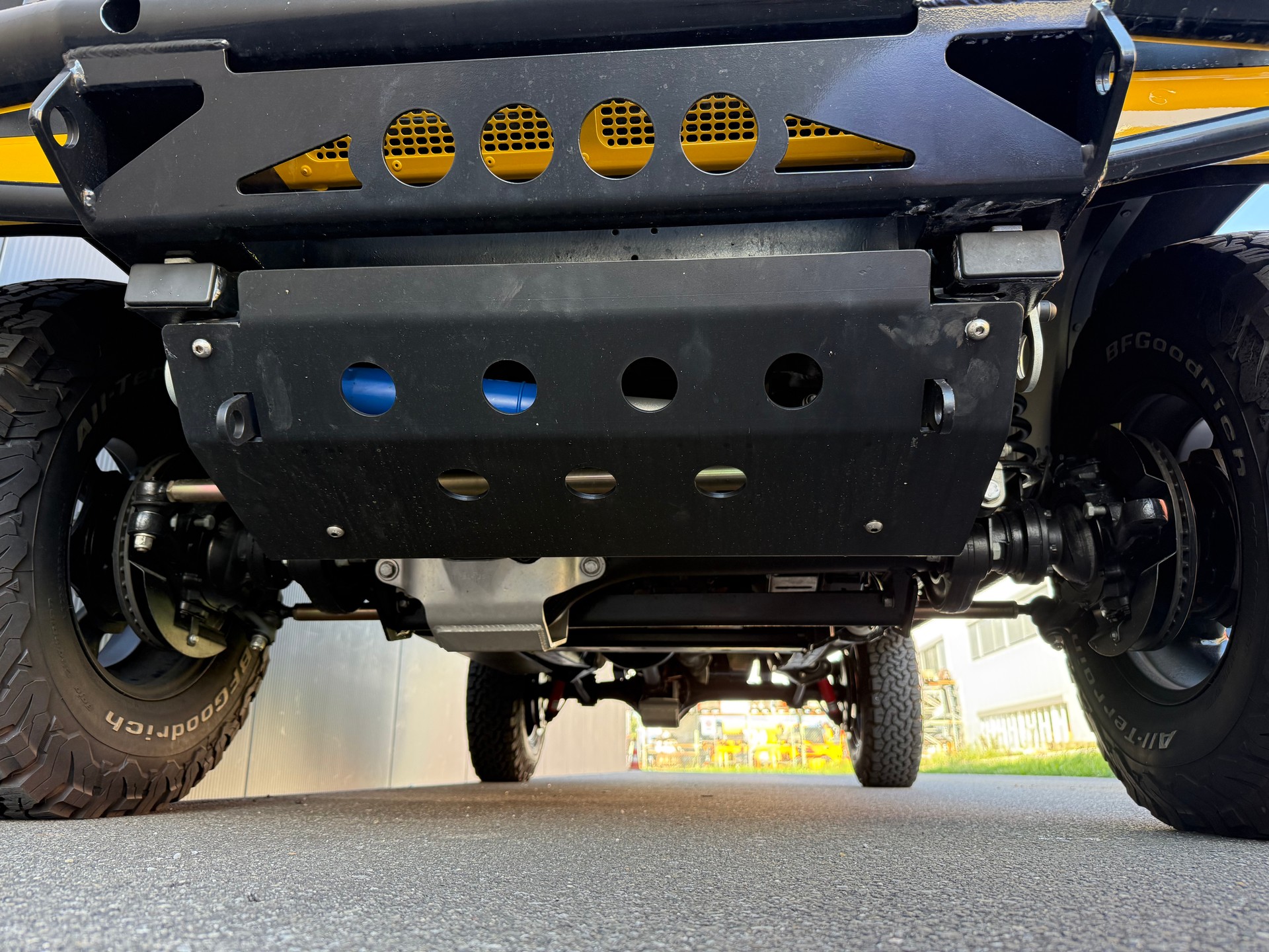 LAND ROVER Defender 110 TD4 KingCab PickUp-image-12