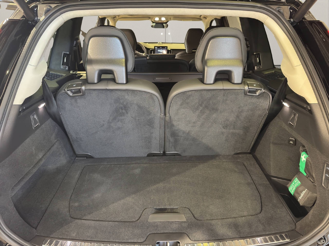 VOLVO XC90 2.0 T8 TE Ultra Dark eAWD-image-6