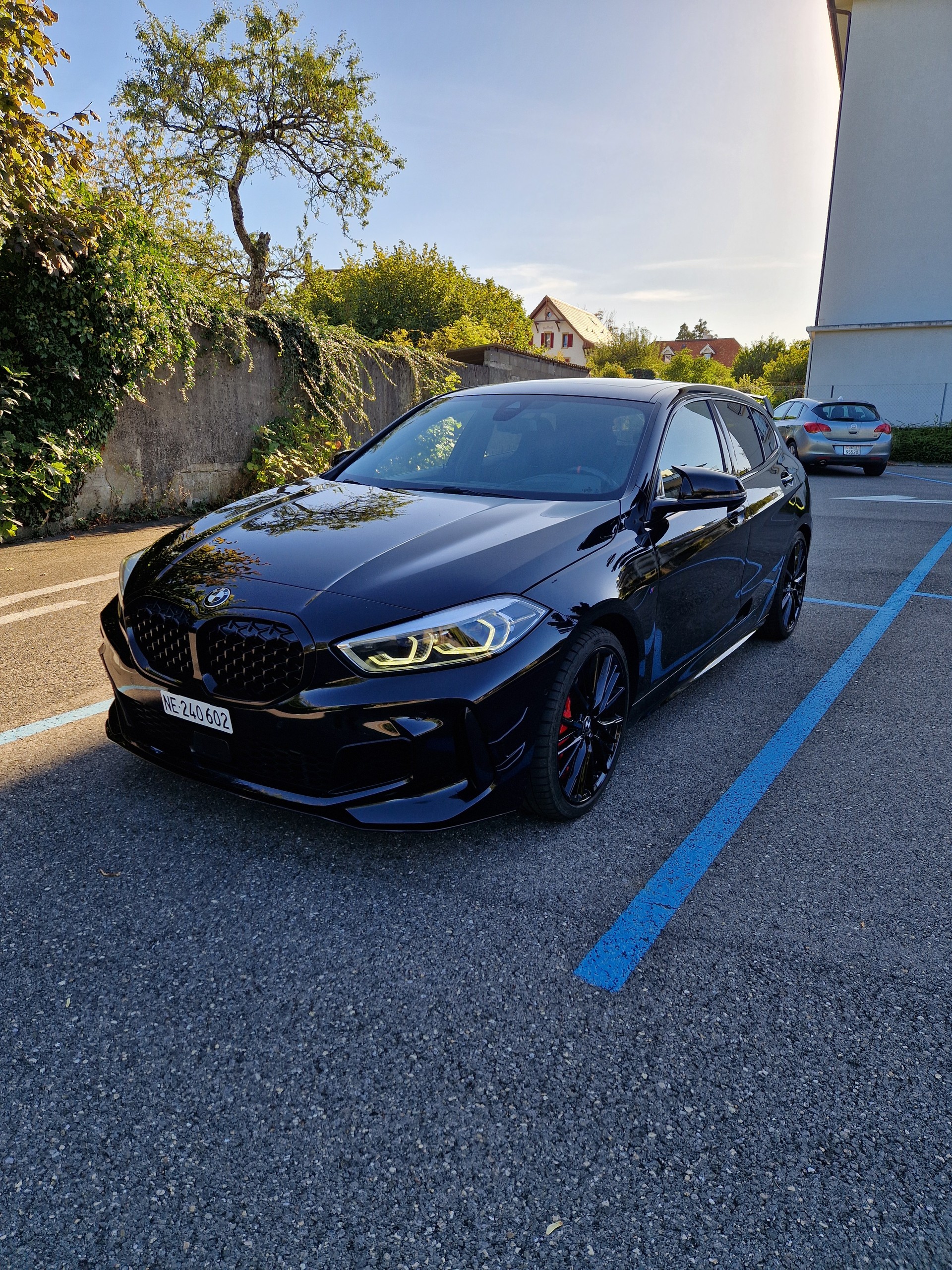 BMW M135i xDrive Steptronic-image-0