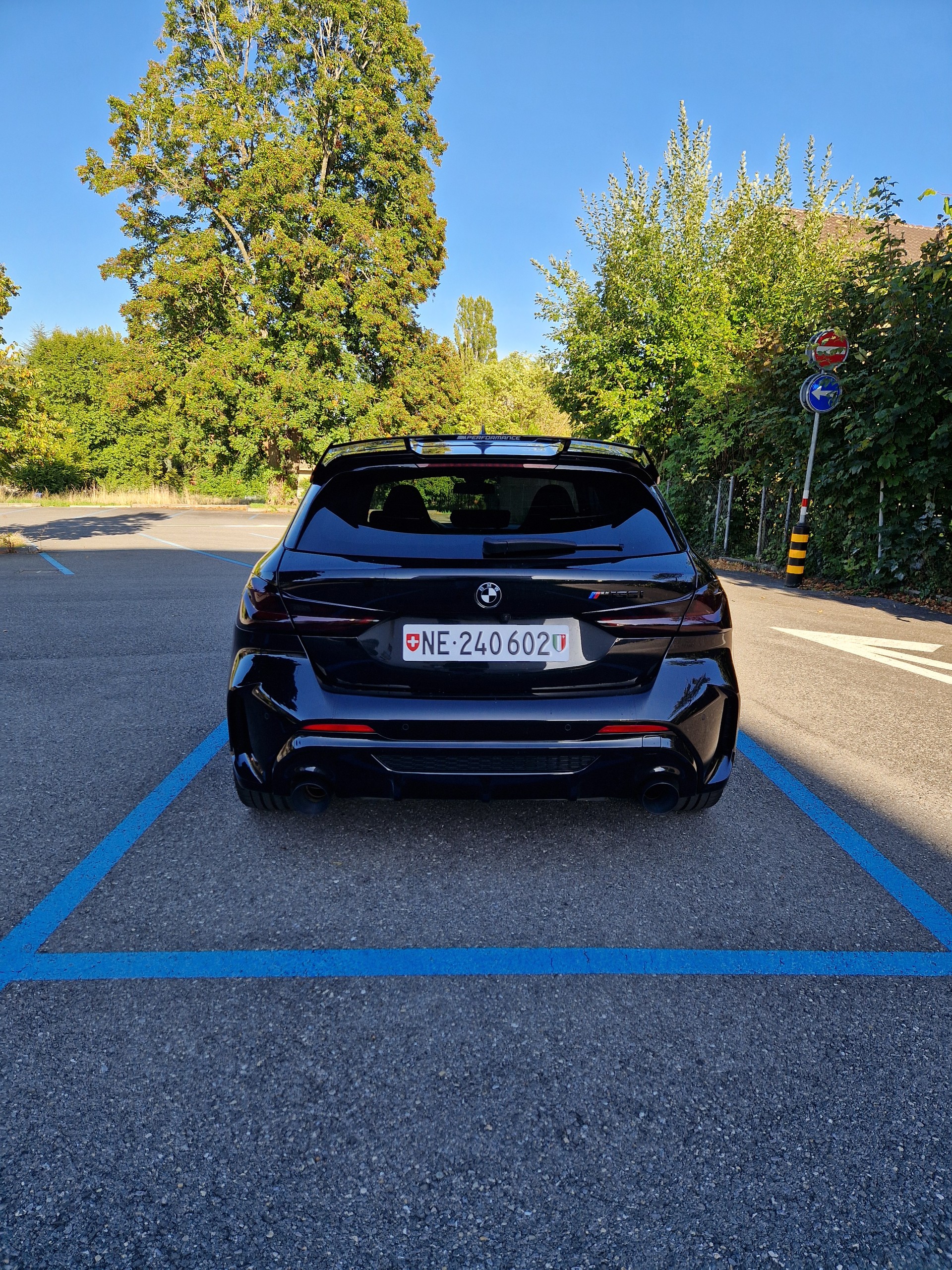 BMW M135i xDrive Steptronic-image-2
